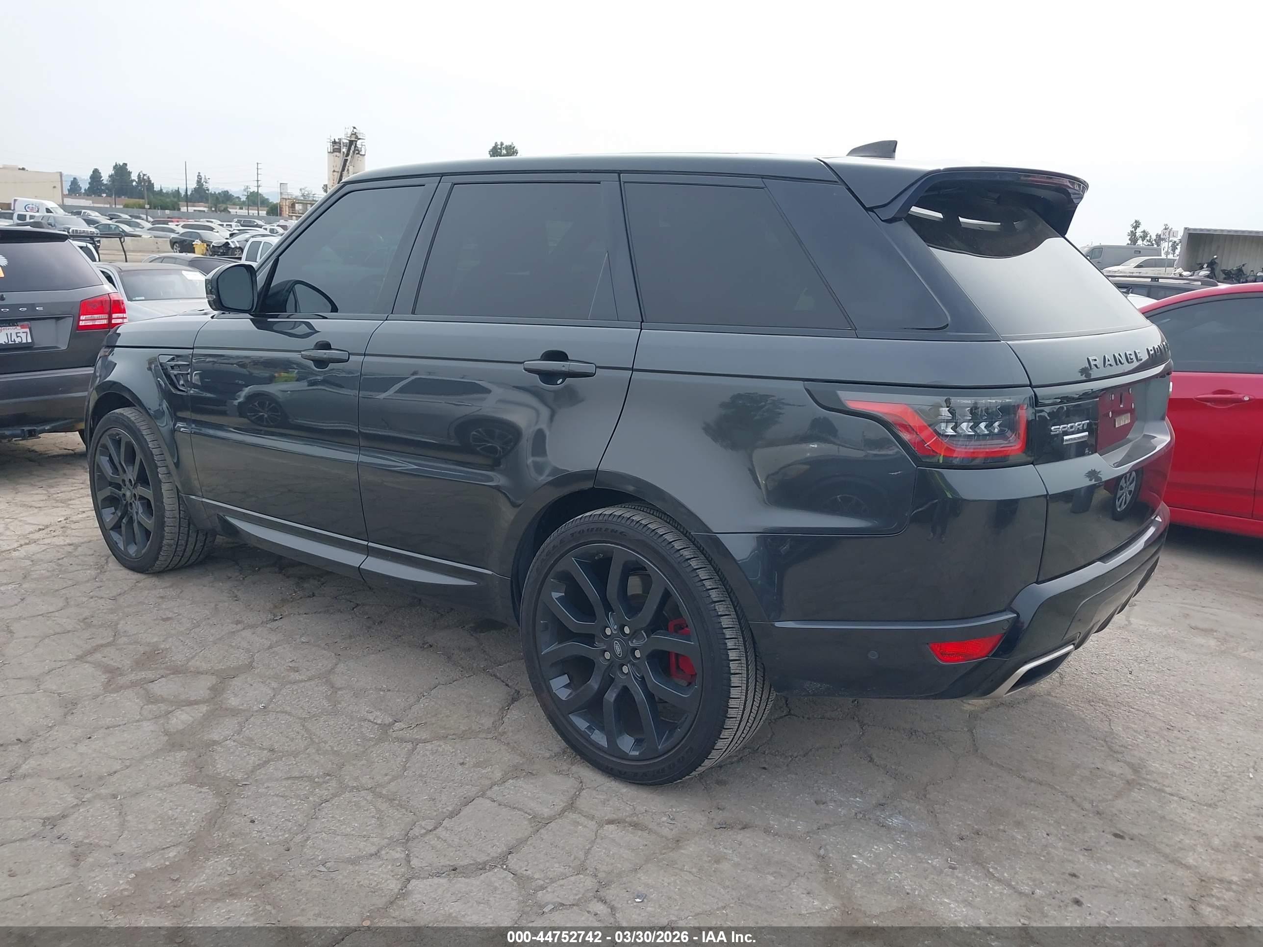 LAND ROVER image 3