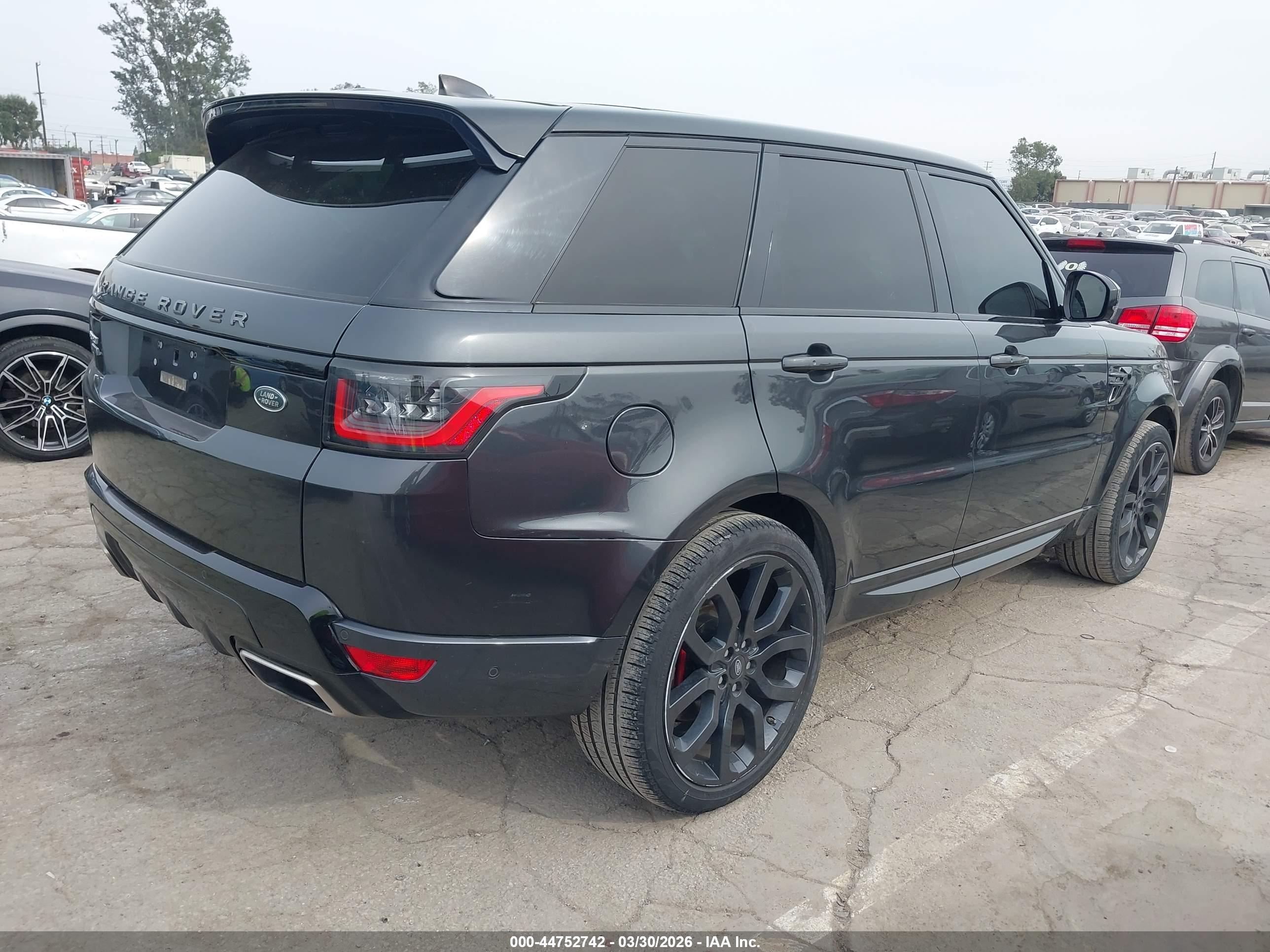 LAND ROVER image 4