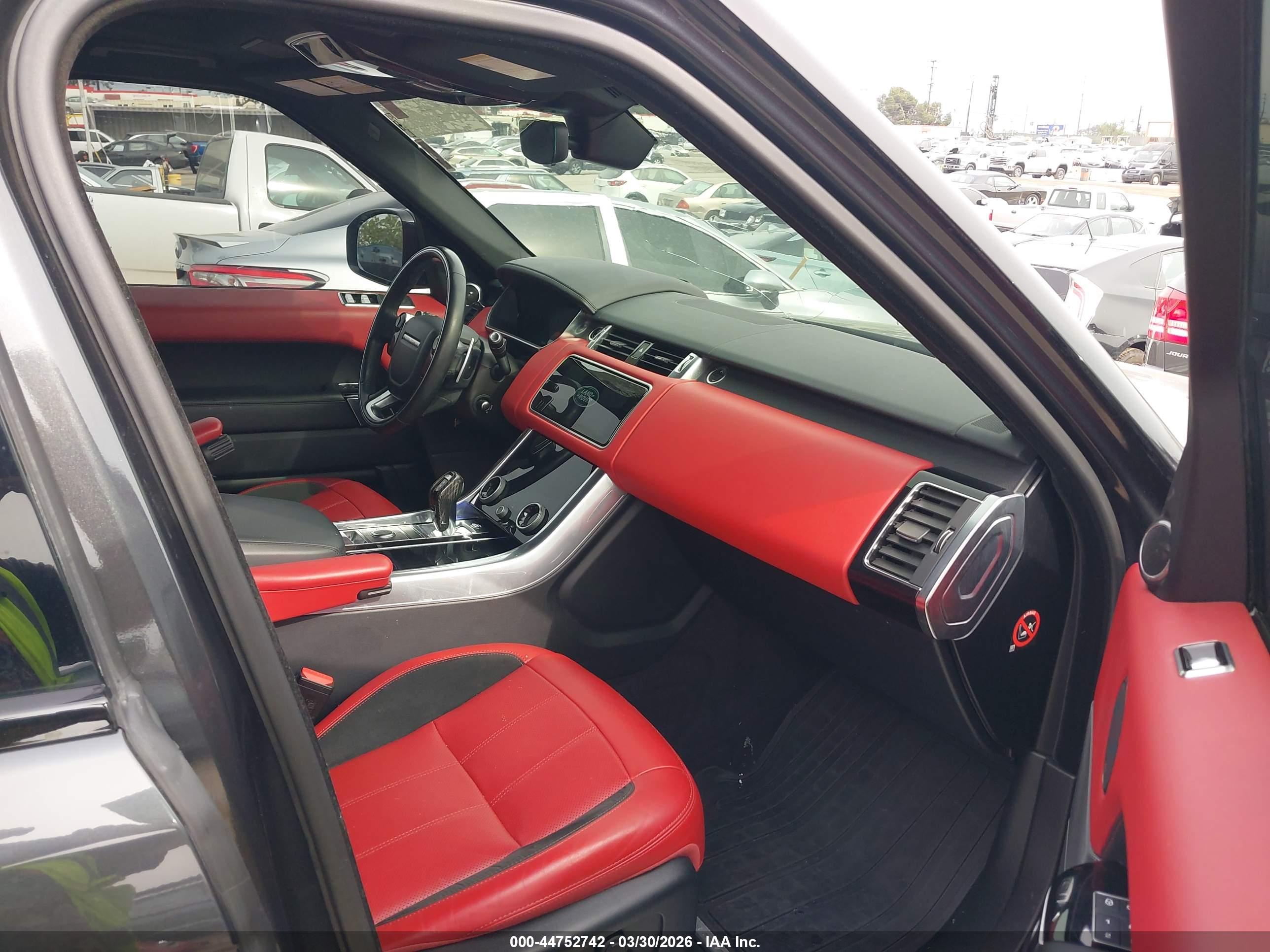 LAND ROVER image 5