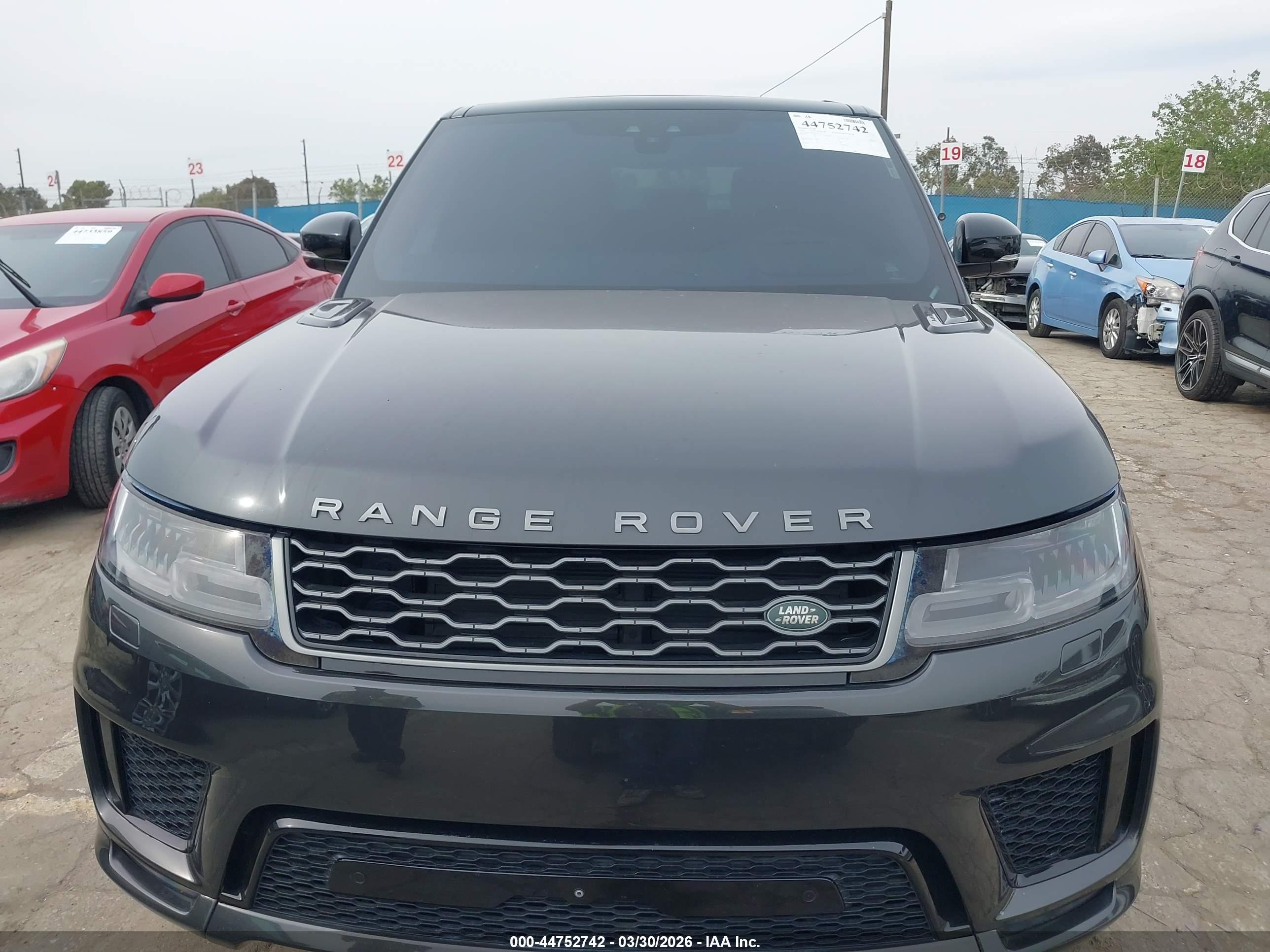 LAND ROVER image 6
