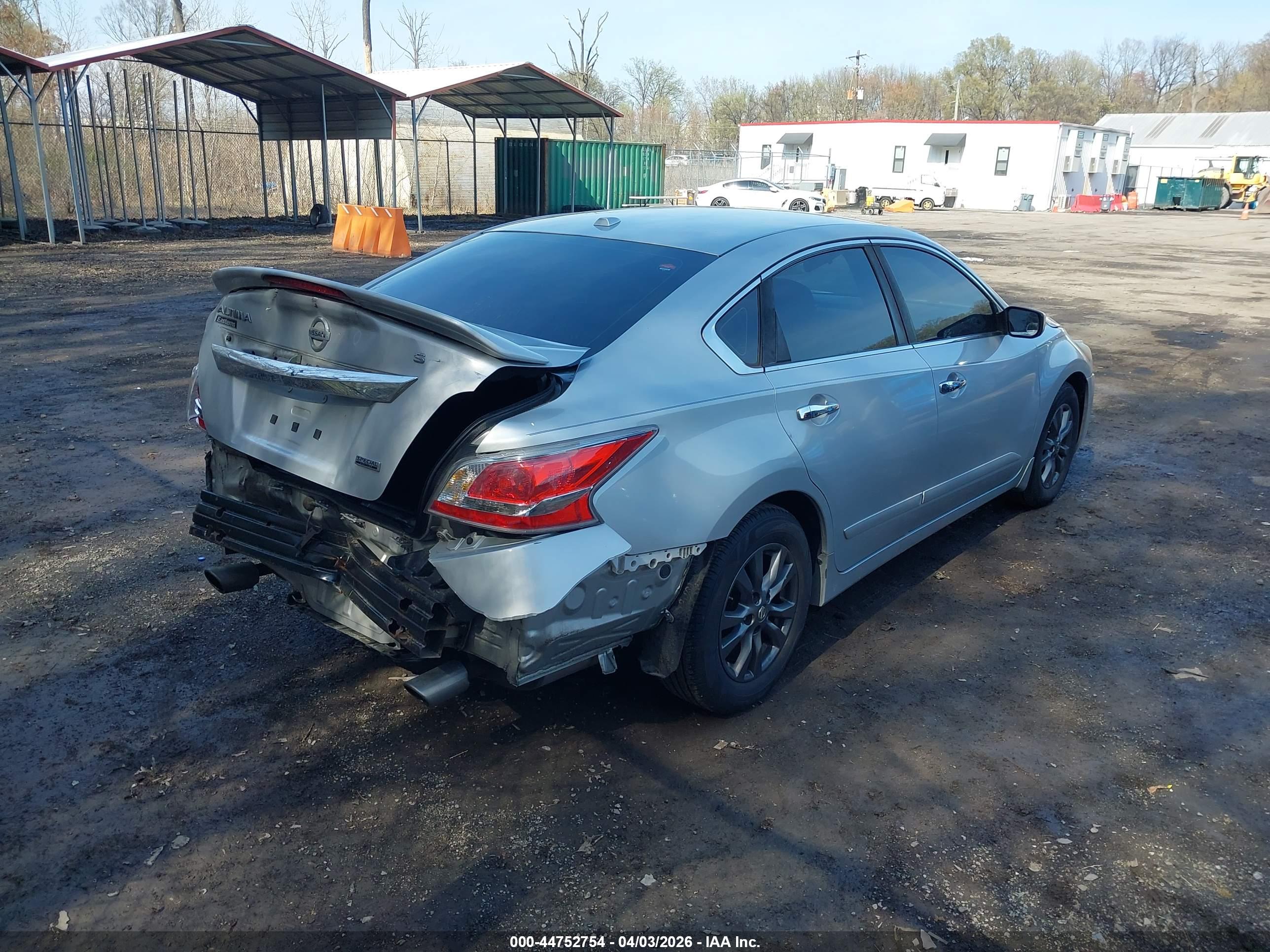 NISSAN ALTIMA image 4