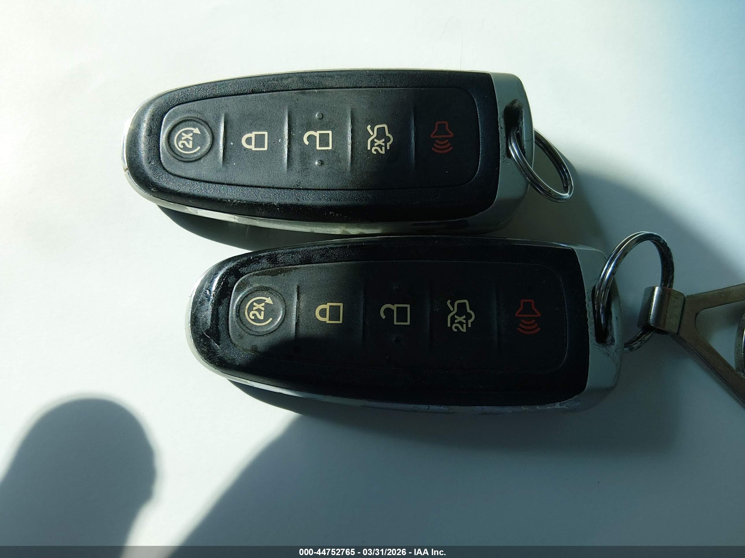 FORD TAURUS image 11