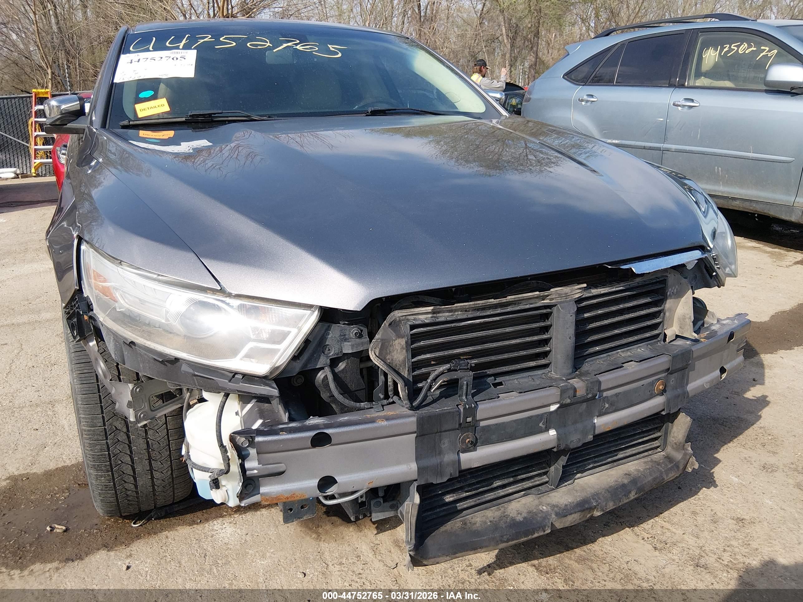 FORD TAURUS image 6