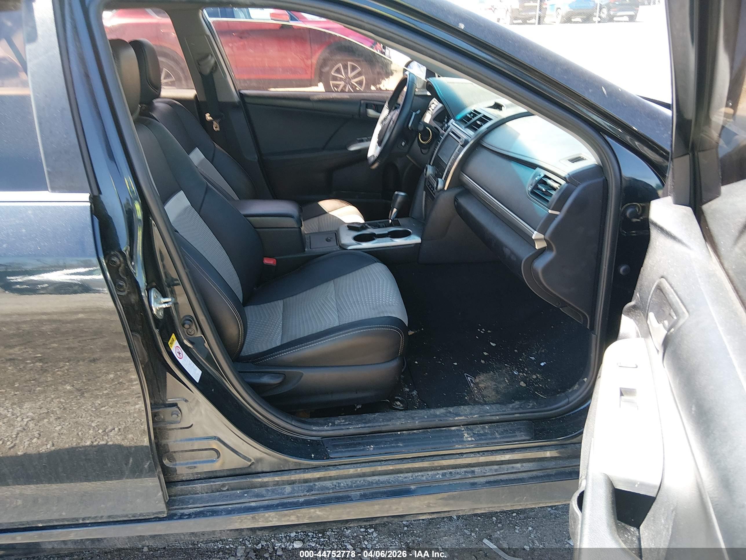 TOYOTA CAMRY image 5