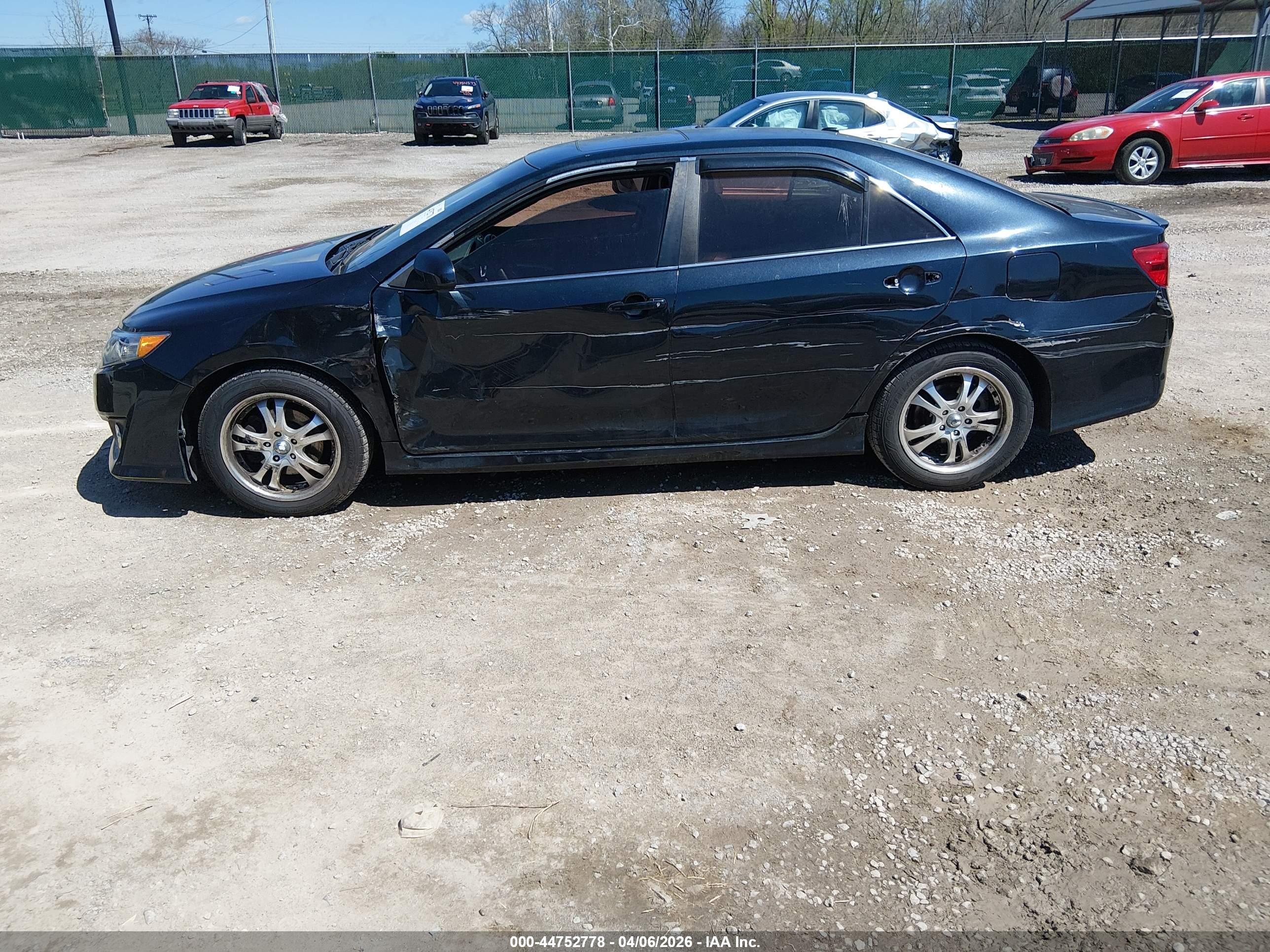 TOYOTA CAMRY image 6
