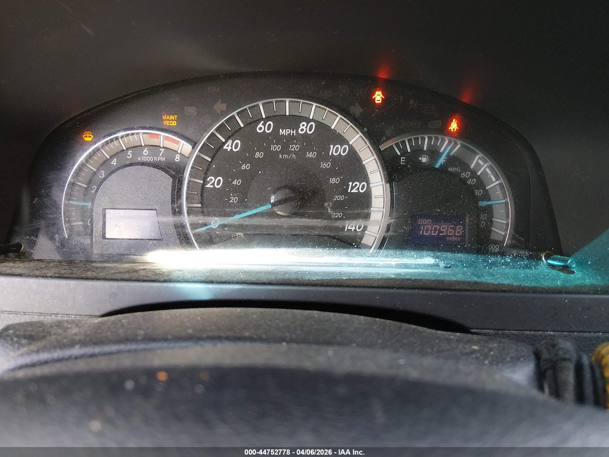 TOYOTA CAMRY image 7