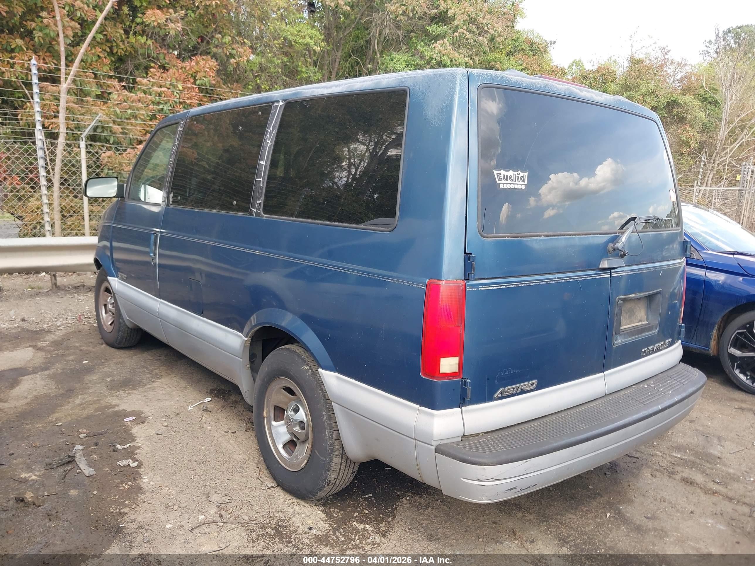 CHEVROLET ASTRO image 3