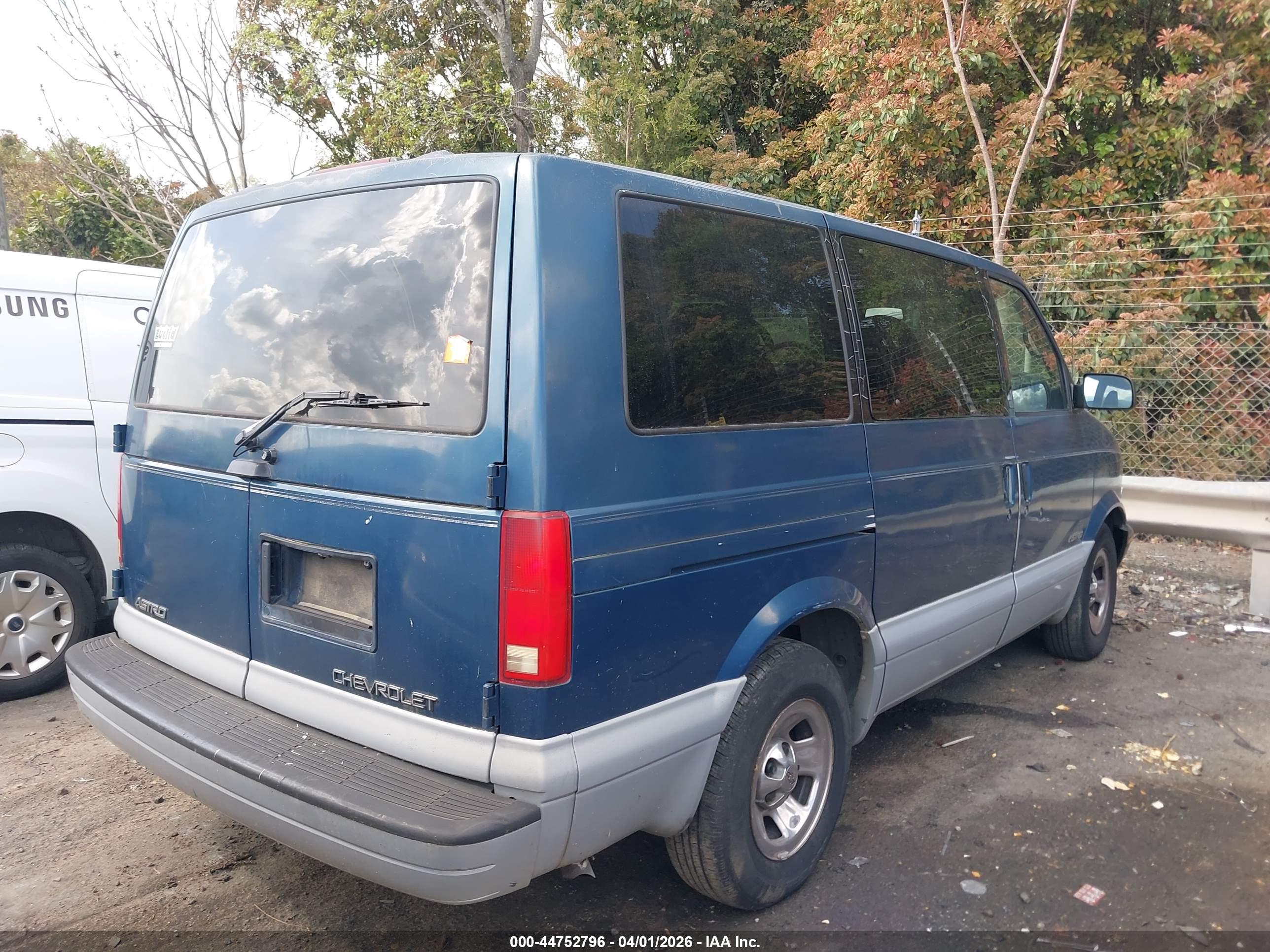 CHEVROLET ASTRO image 4