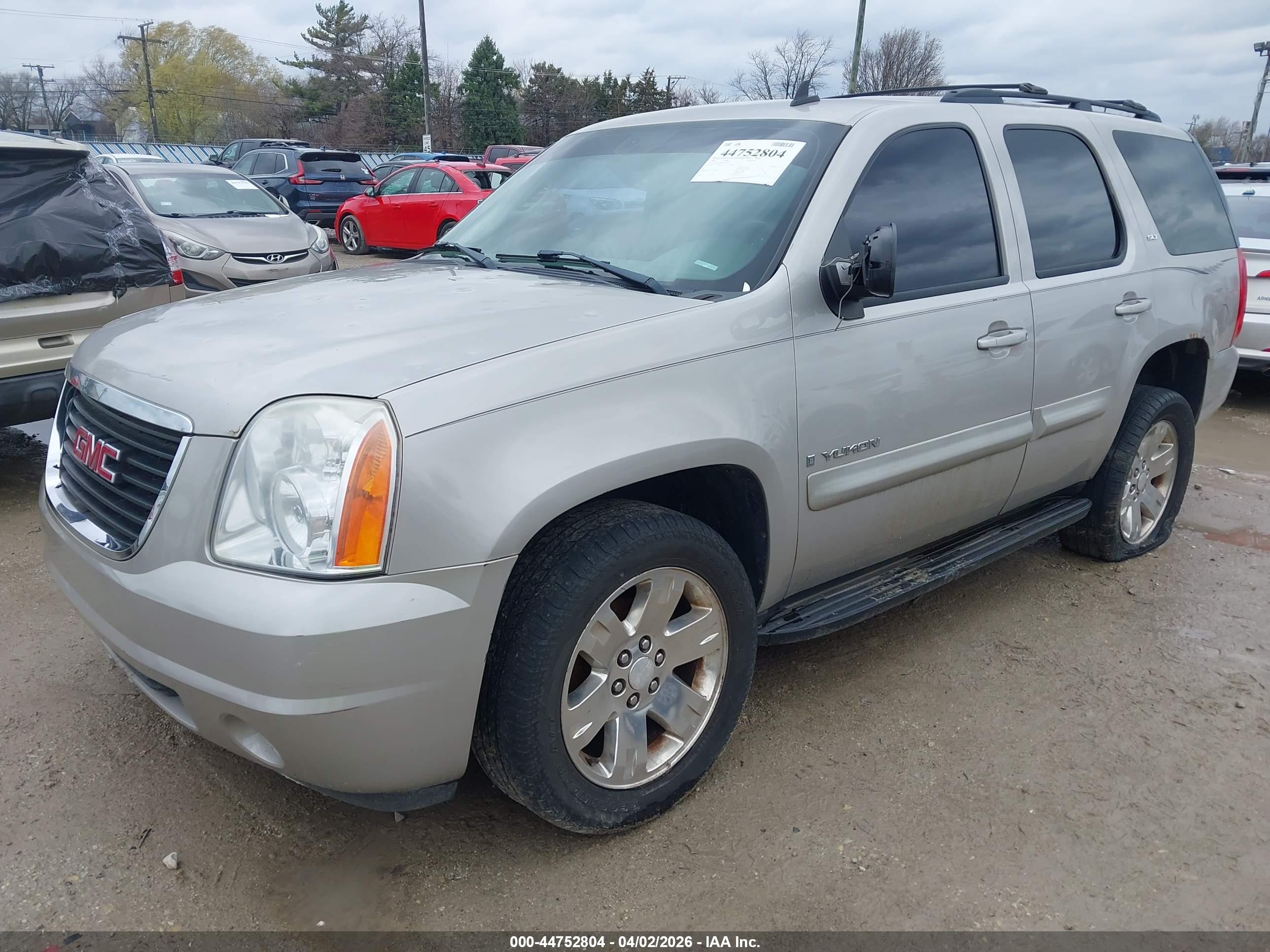 GMC YUKON image 2