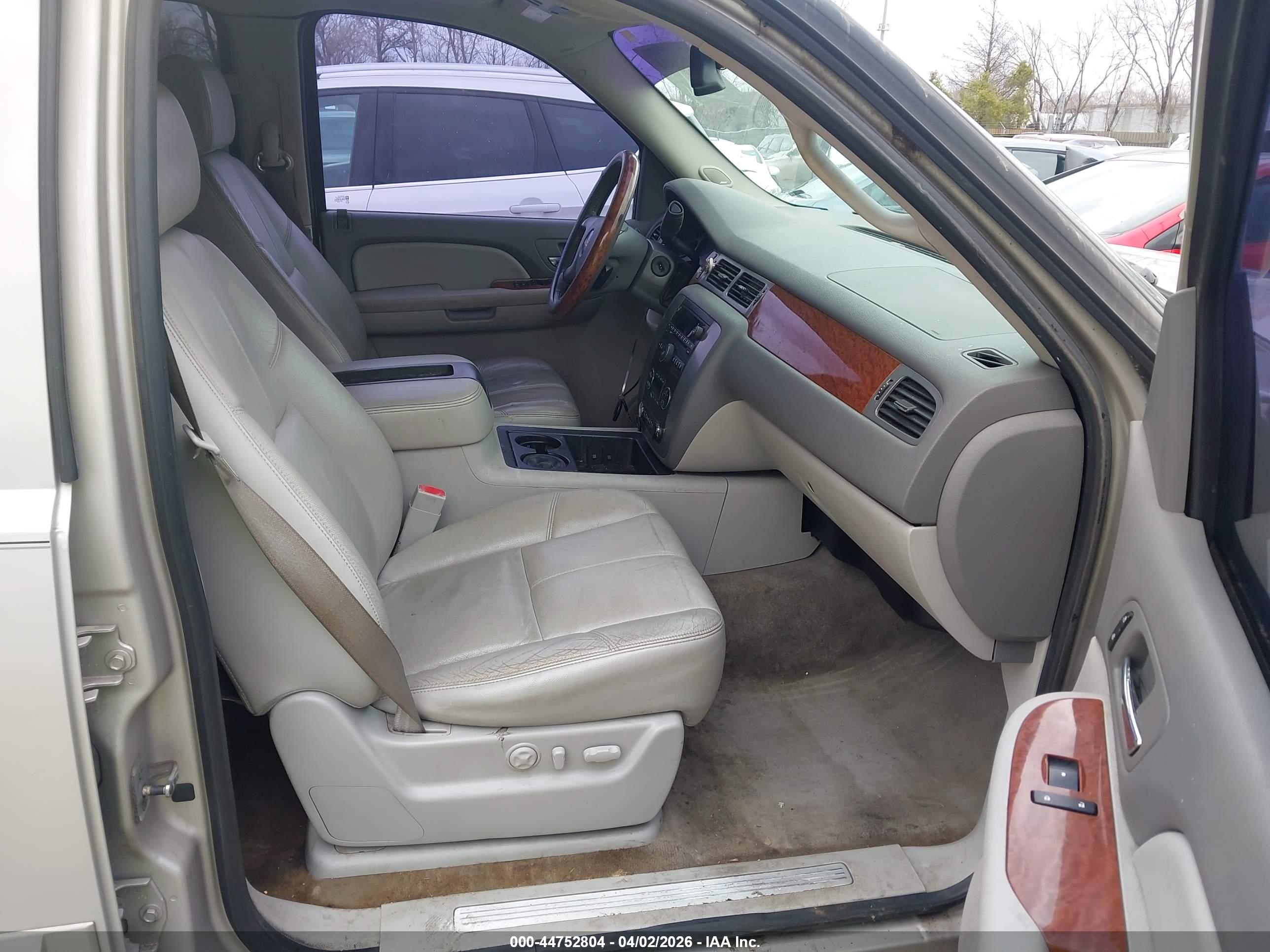 GMC YUKON image 5