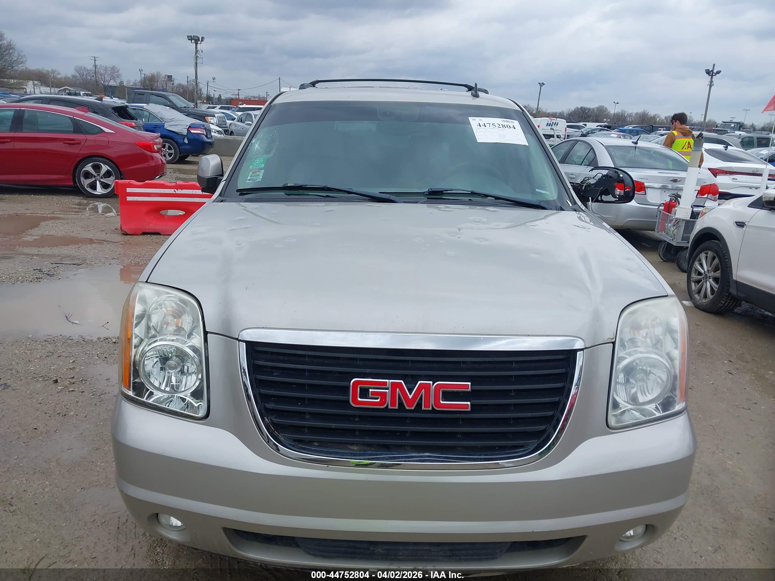 GMC YUKON image 6