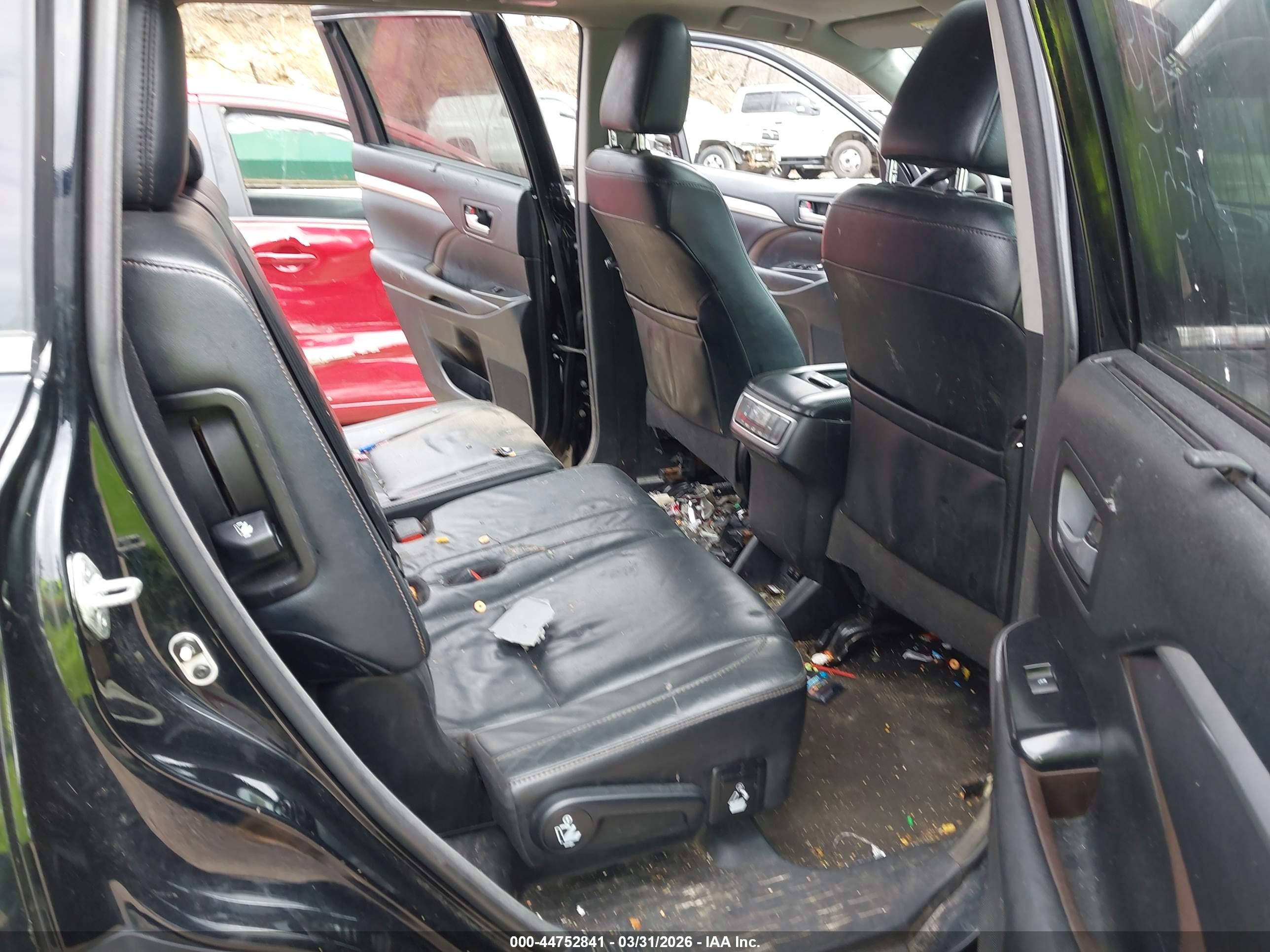 TOYOTA HIGHLANDER image 8