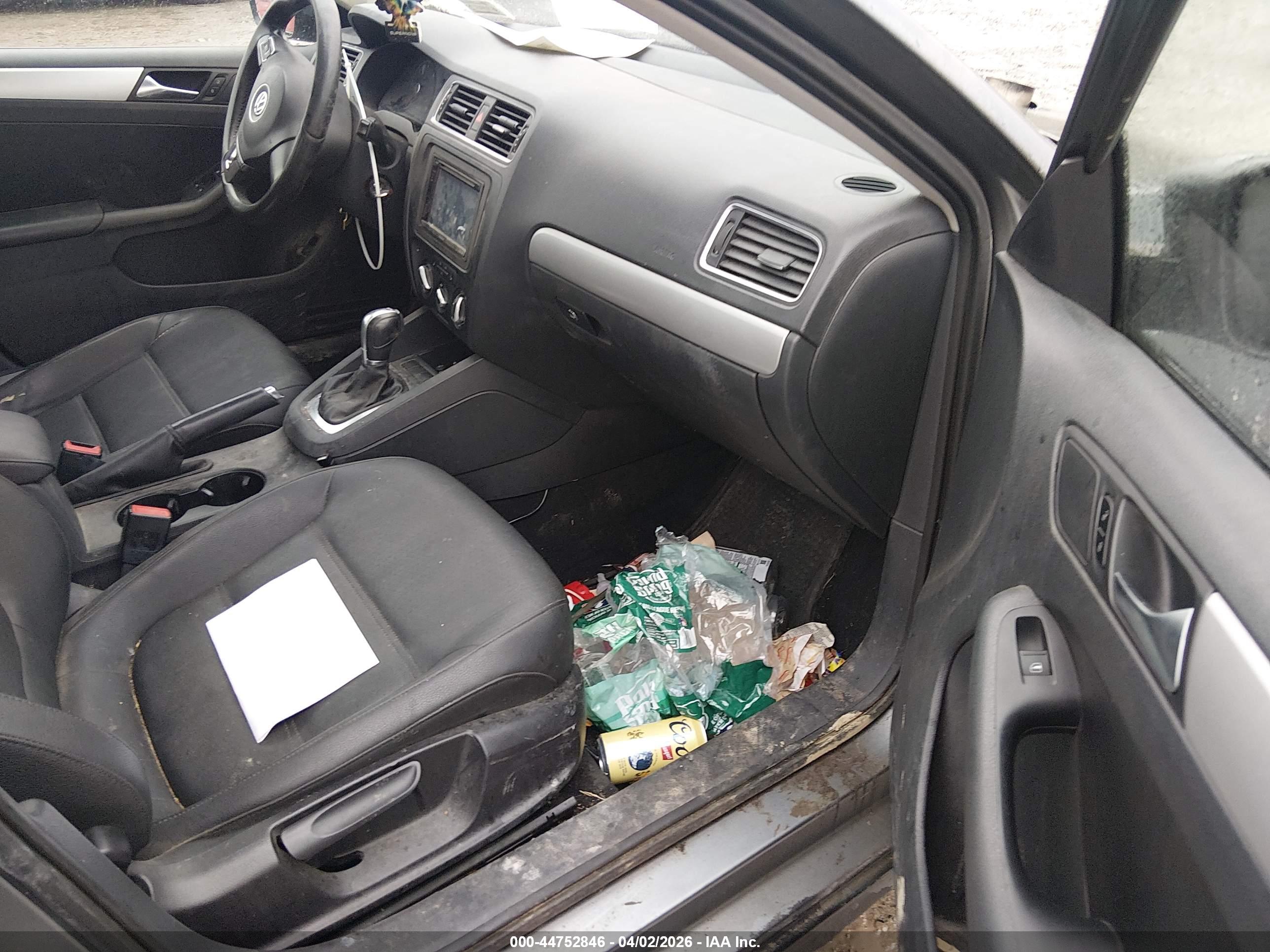 VOLKSWAGEN JETTA image 5