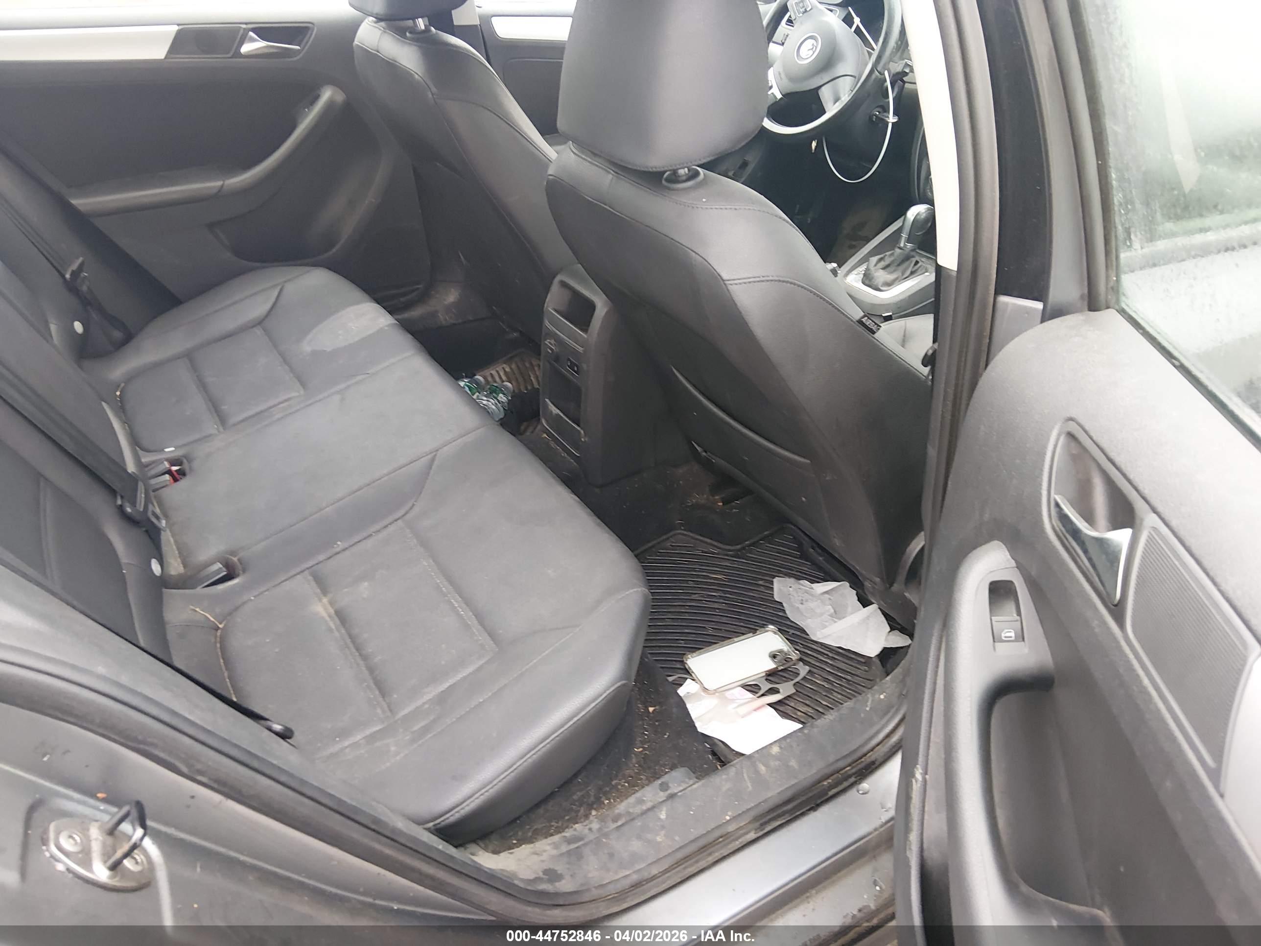 VOLKSWAGEN JETTA image 8