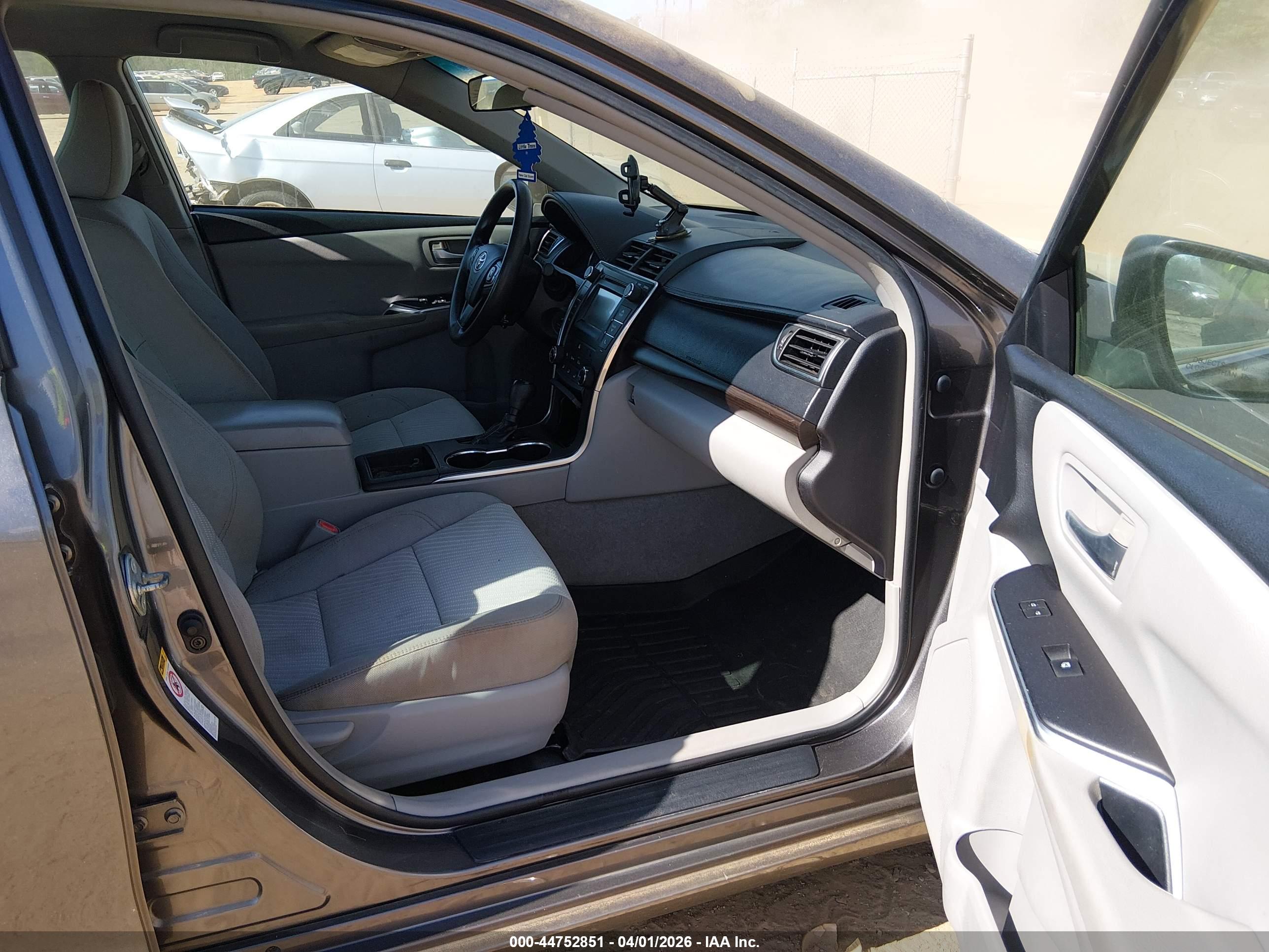 TOYOTA CAMRY image 5