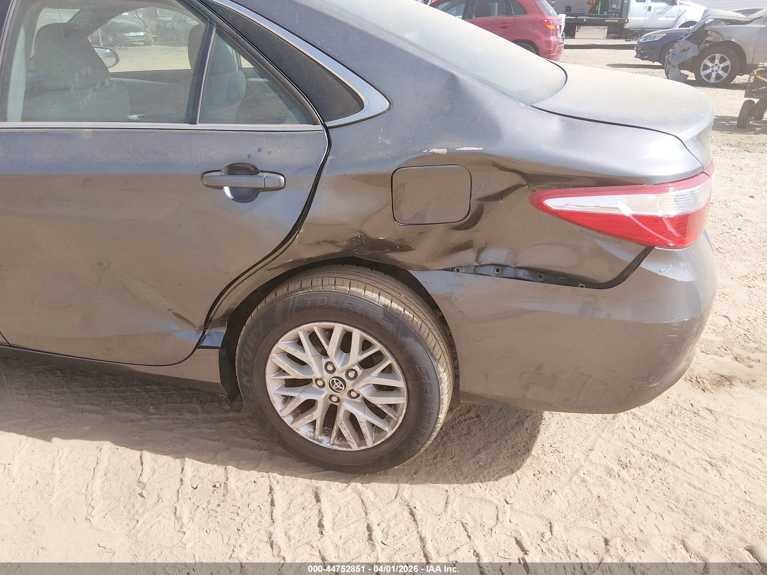TOYOTA CAMRY image 6