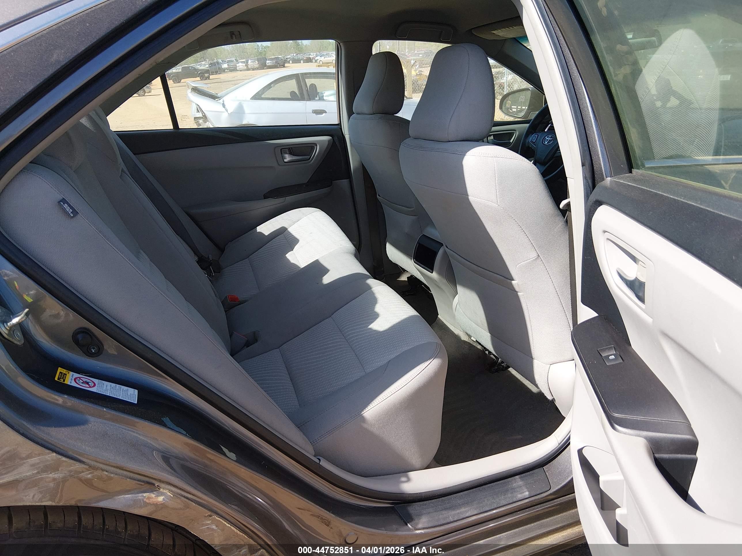 TOYOTA CAMRY image 8