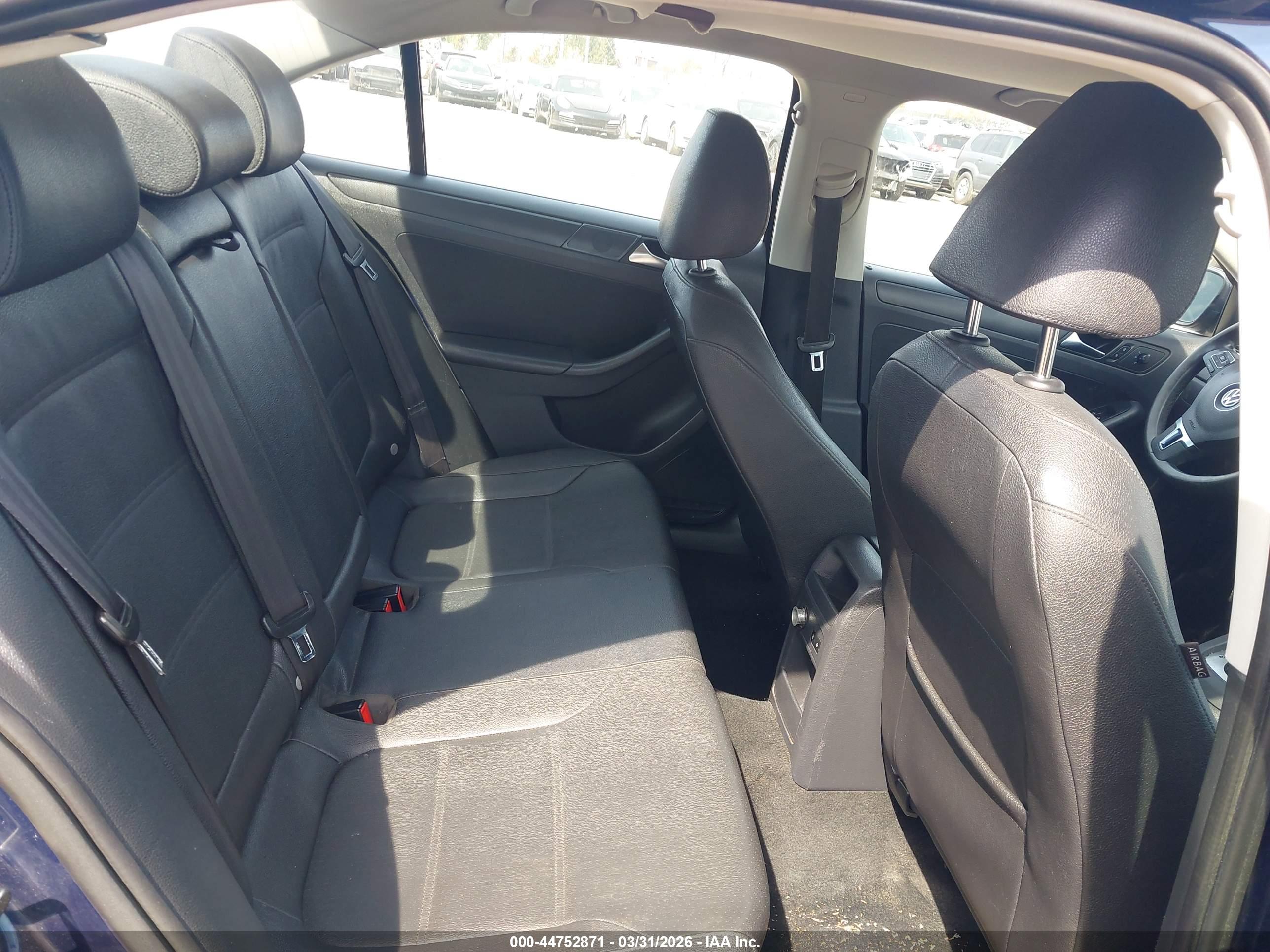 VOLKSWAGEN JETTA image 8