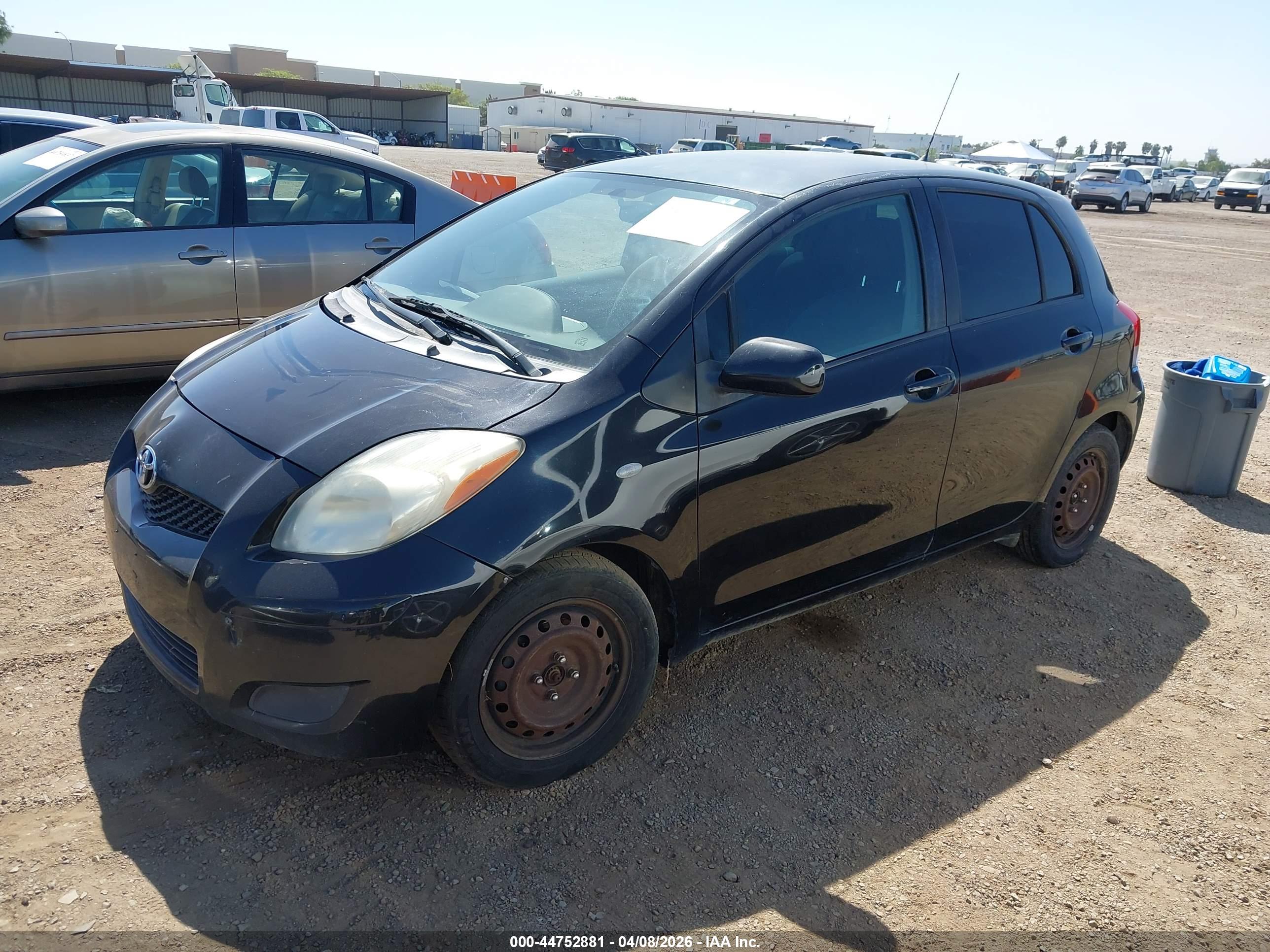 TOYOTA YARIS image 2