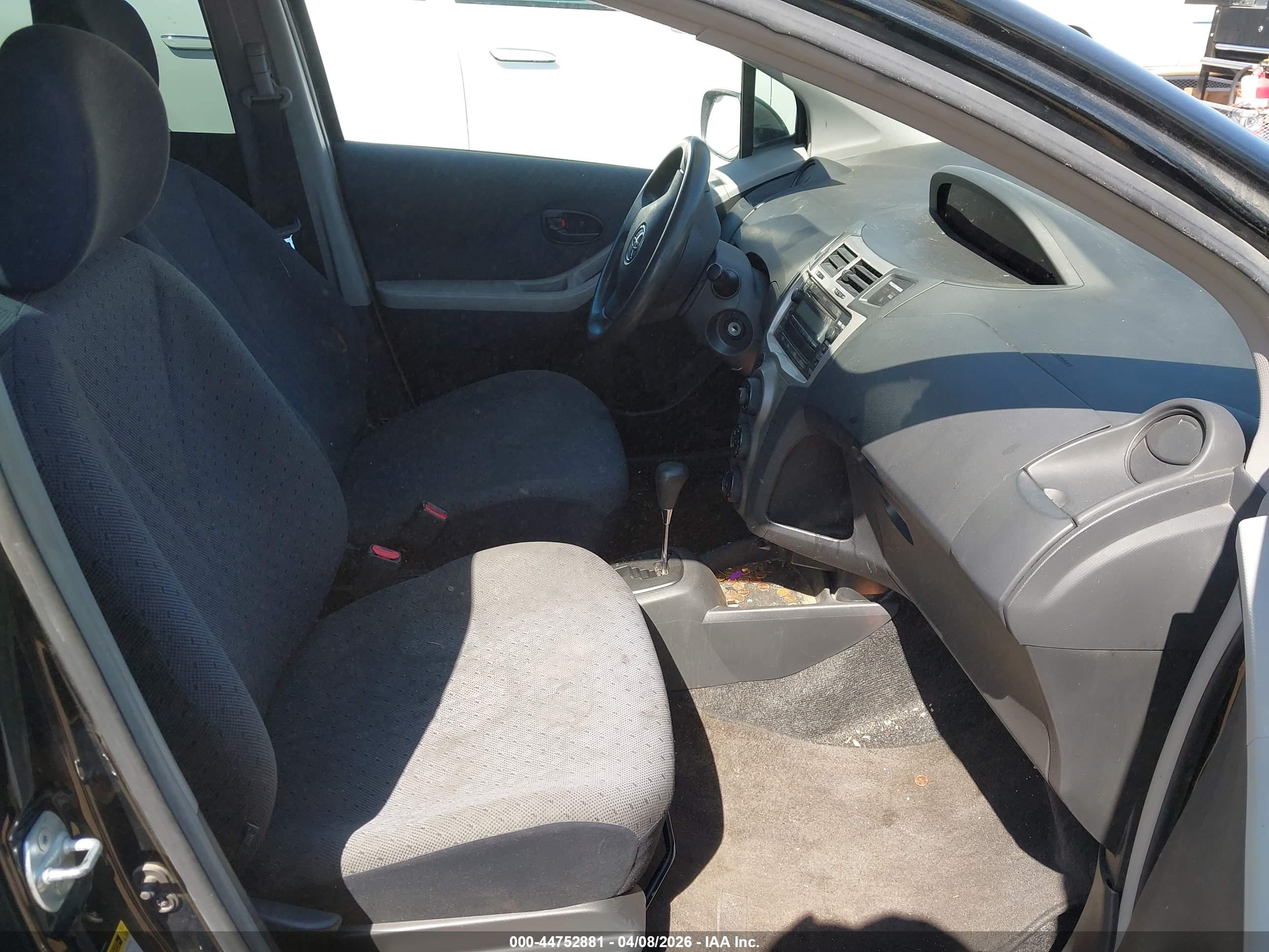 TOYOTA YARIS image 5