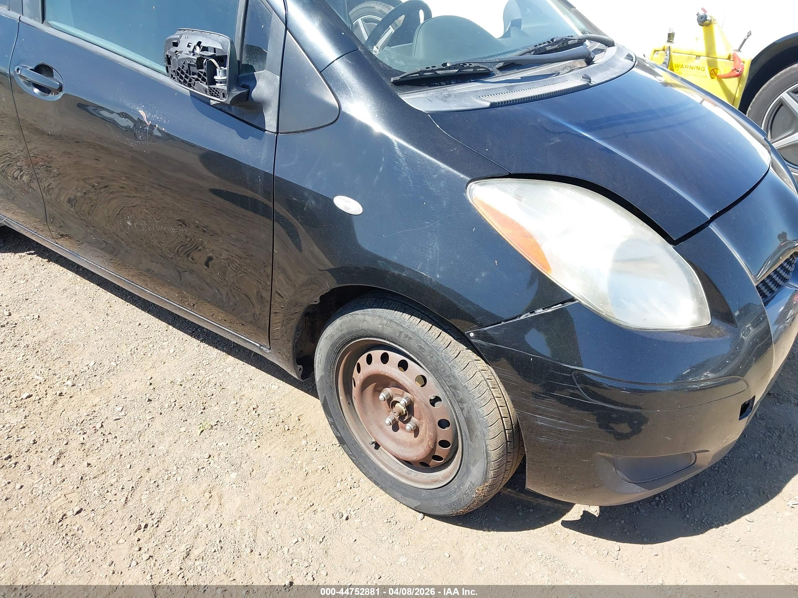 TOYOTA YARIS image 6