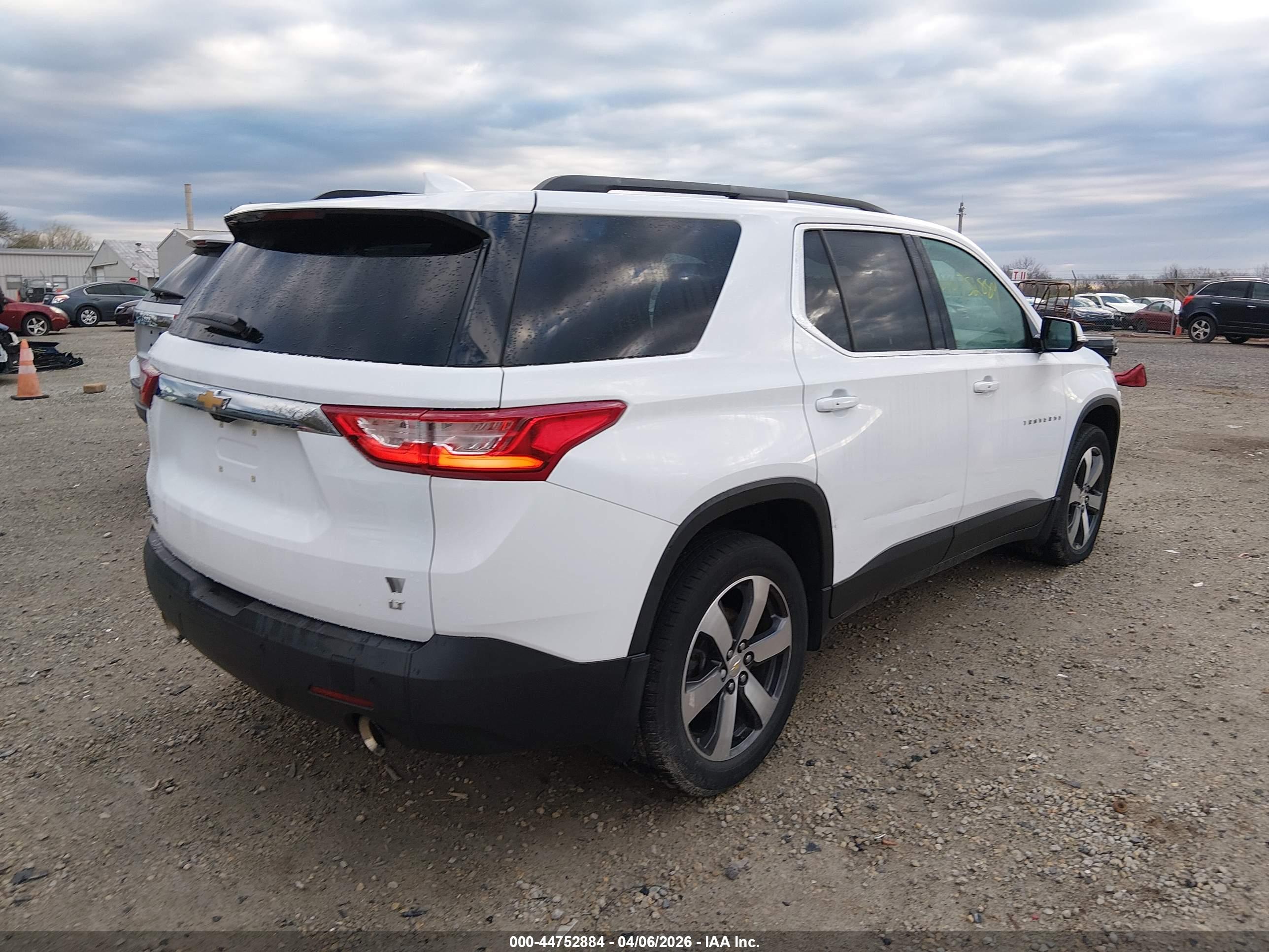 CHEVROLET TRAVERSE image 4