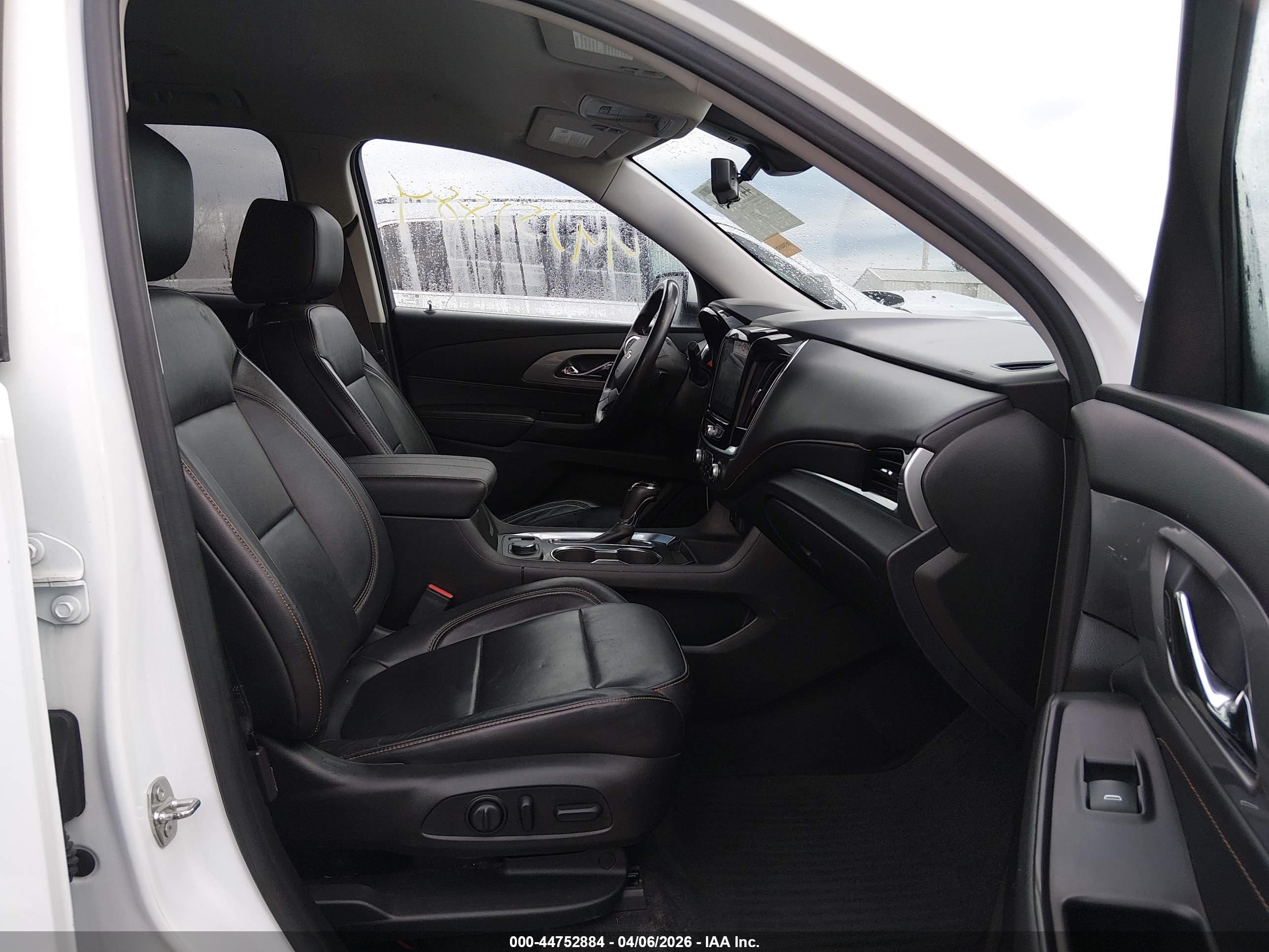 CHEVROLET TRAVERSE image 5