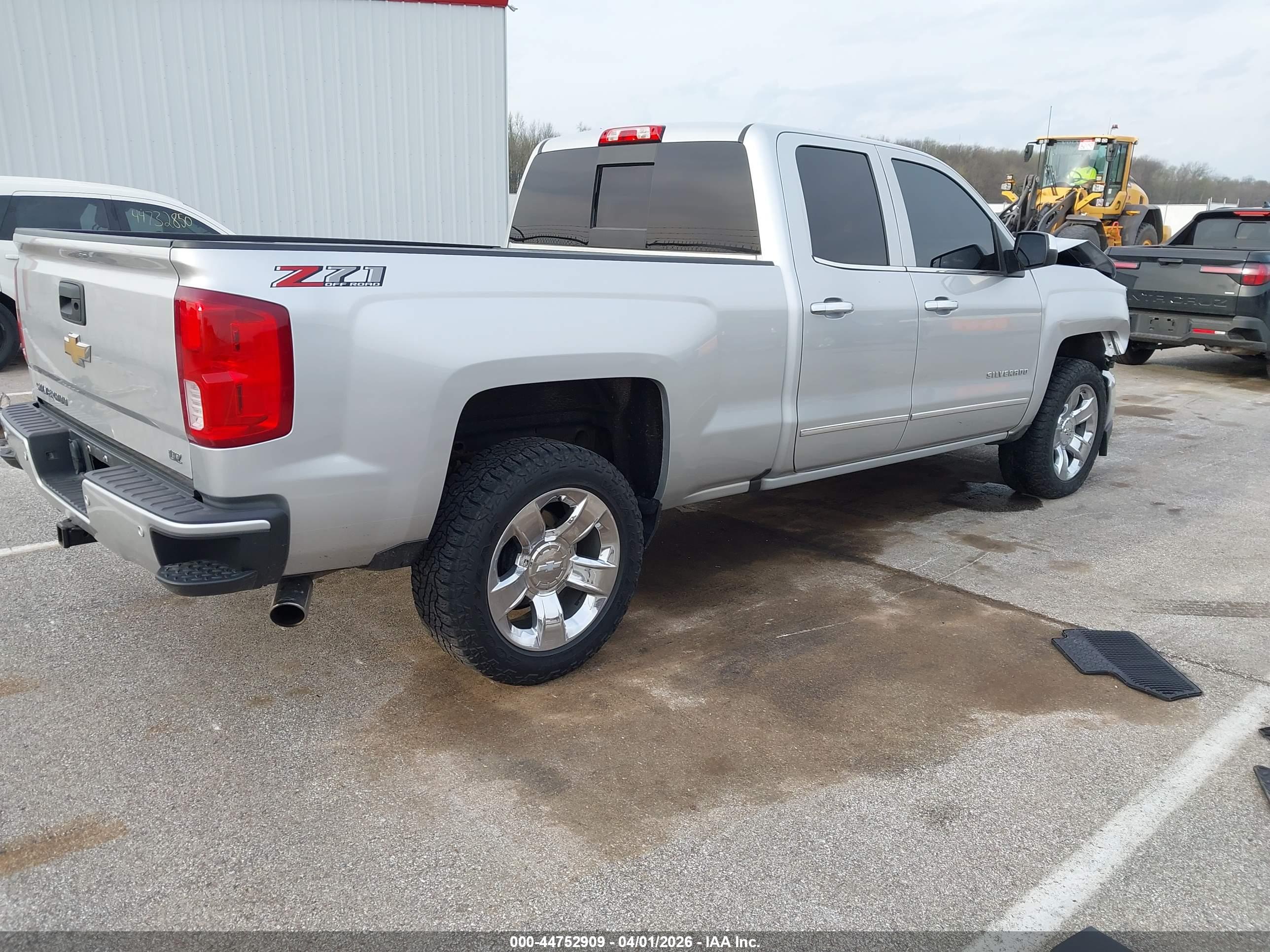 CHEVROLET SILVERADO image 4