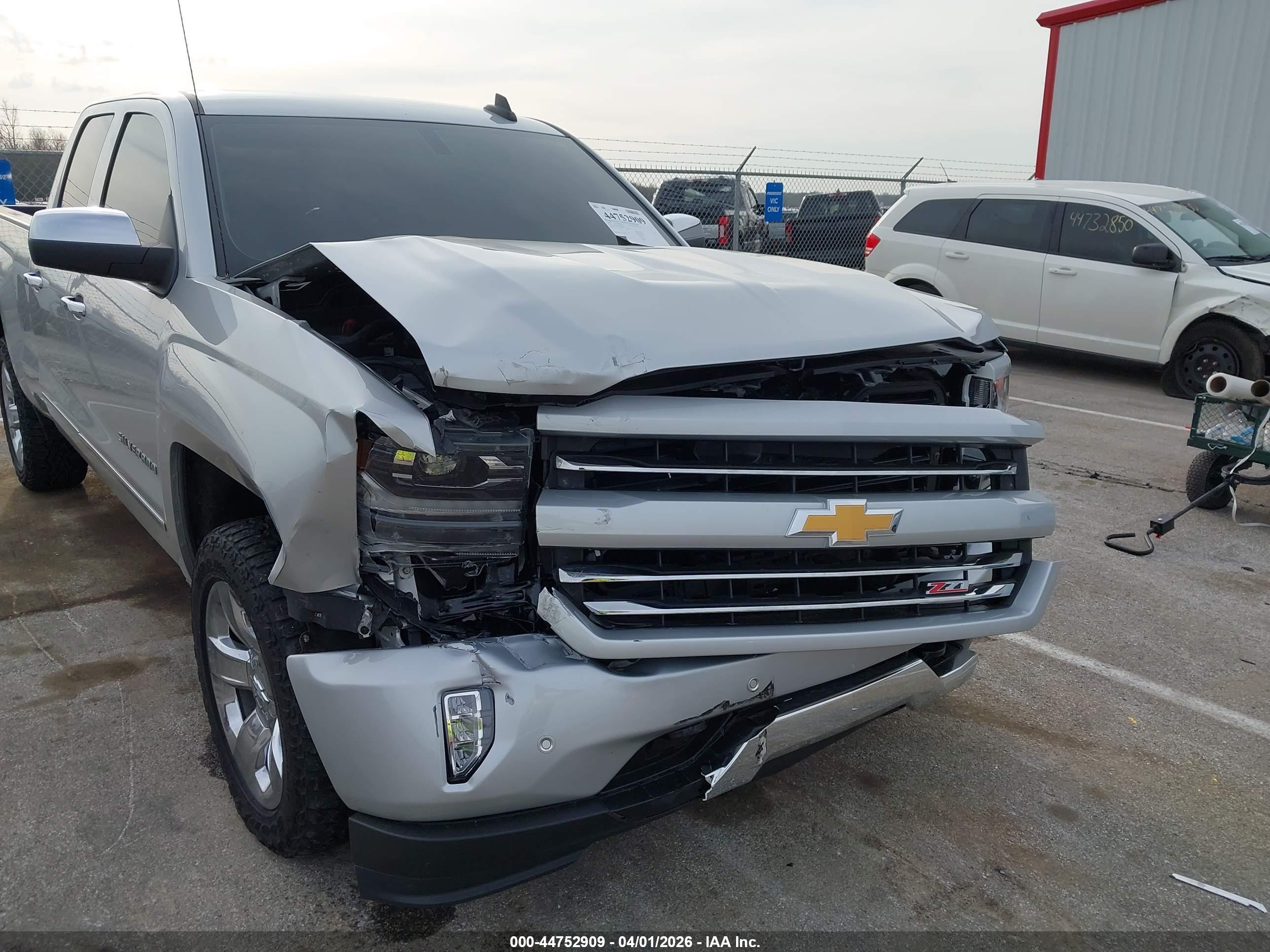CHEVROLET SILVERADO image 6
