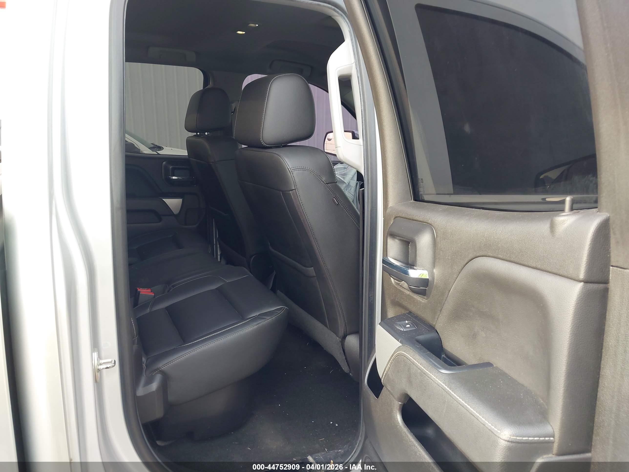 CHEVROLET SILVERADO image 8