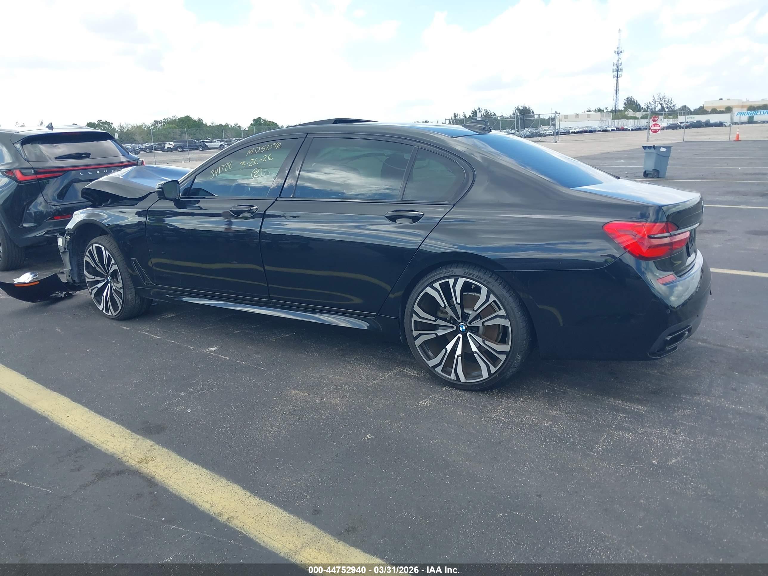 BMW 750I image 3