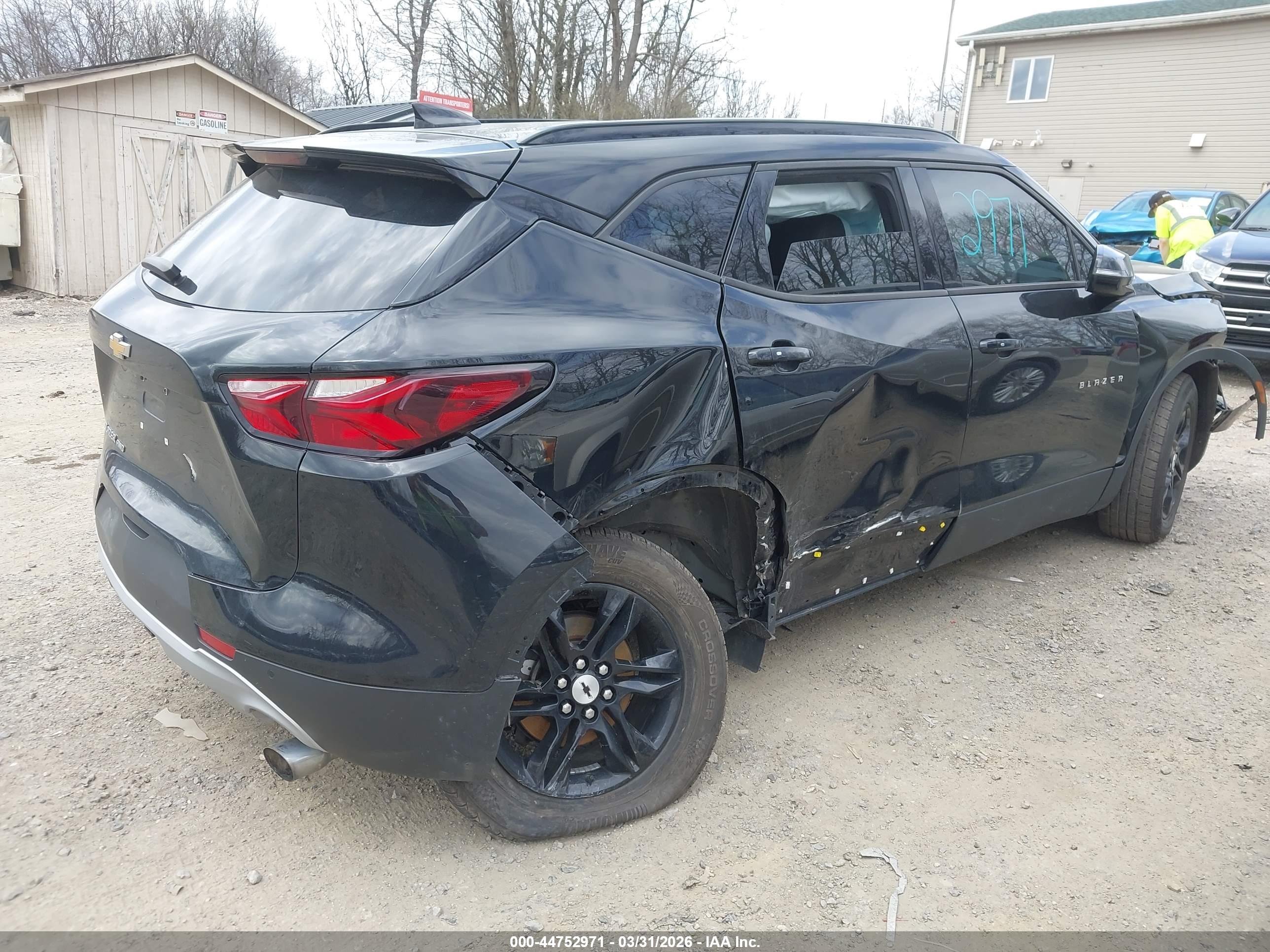 CHEVROLET BLAZER image 4