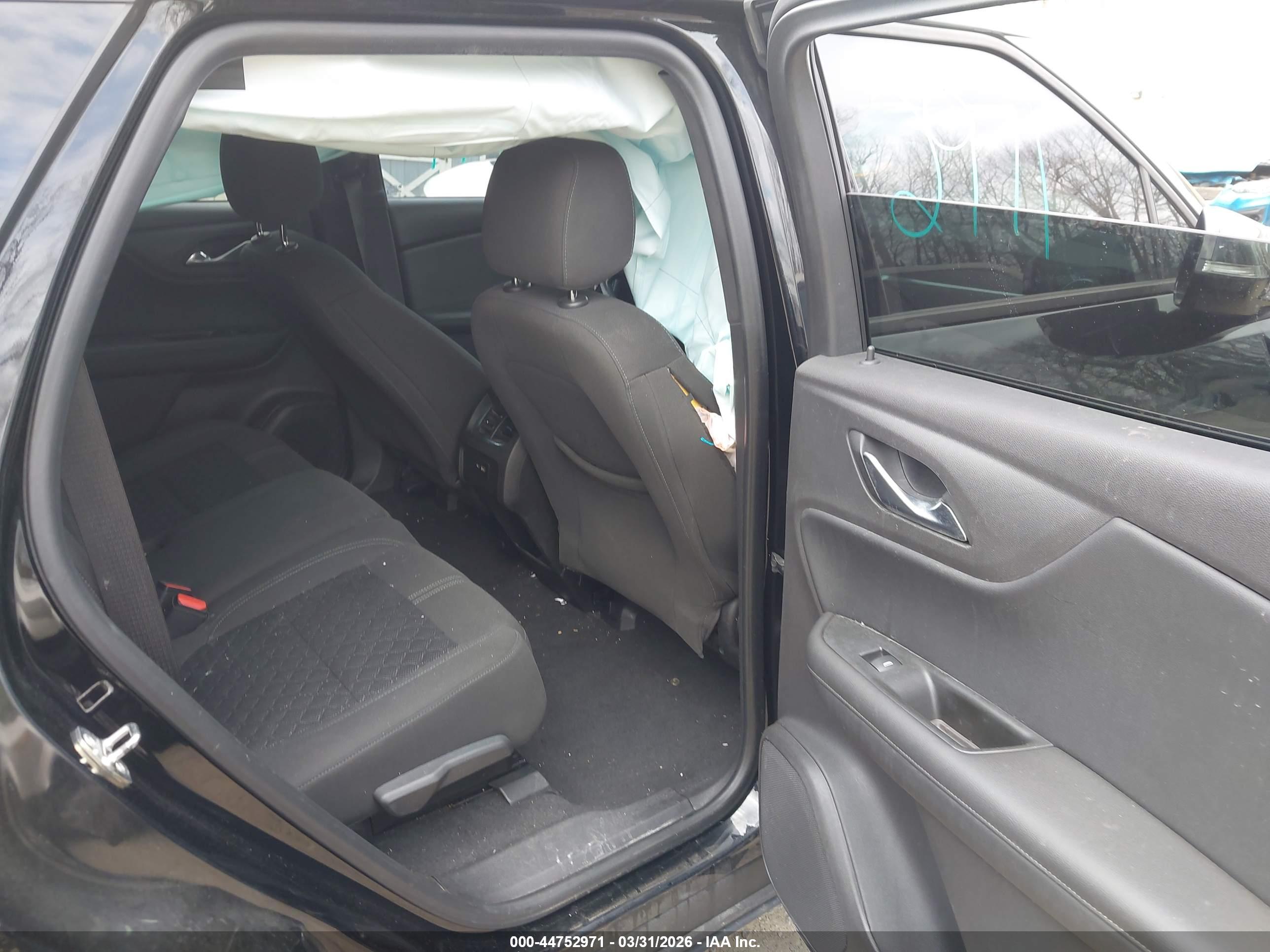 CHEVROLET BLAZER image 8