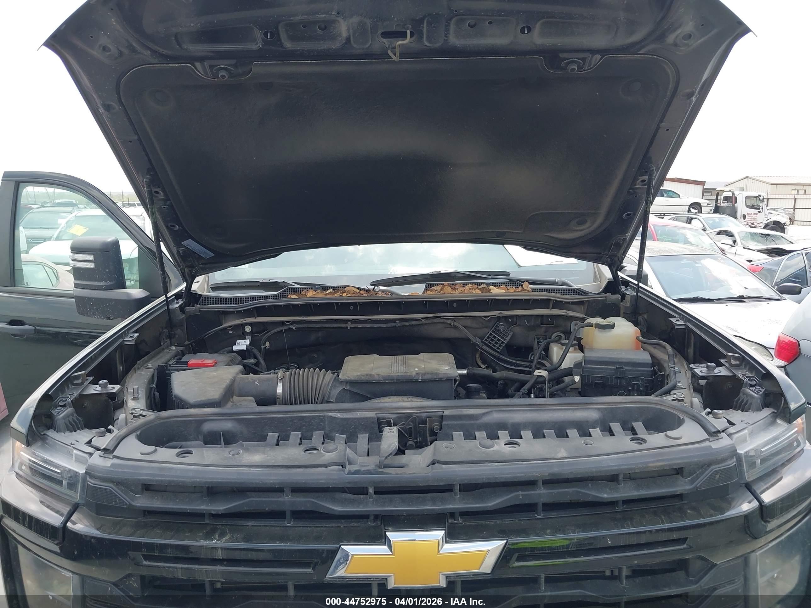 CHEVROLET SILVERADO image 10