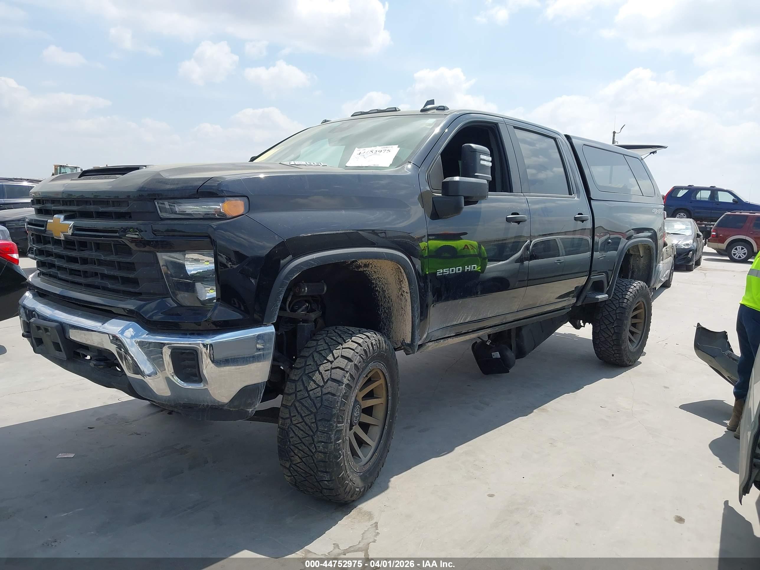 CHEVROLET SILVERADO image 2