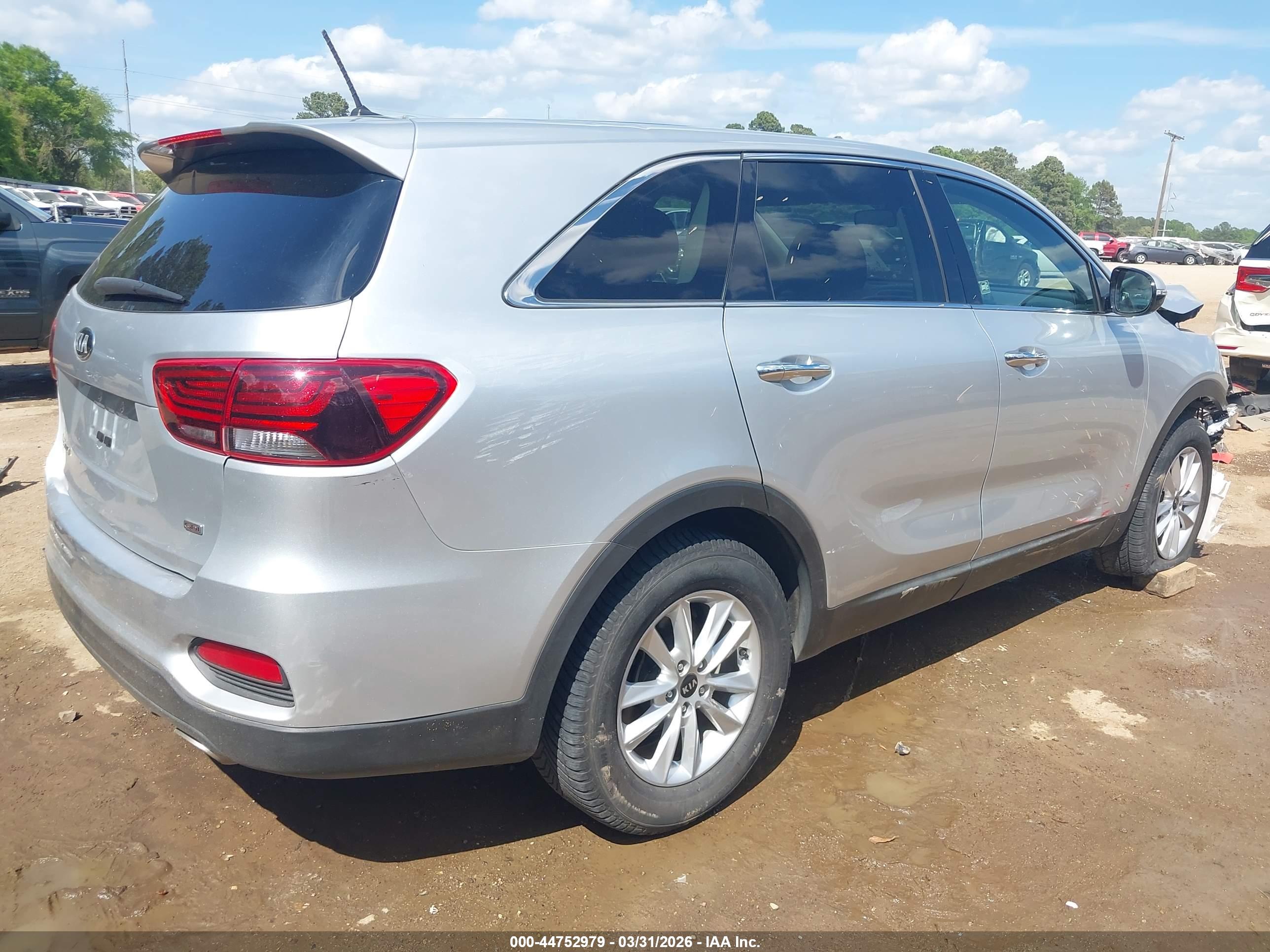 KIA SORENTO image 4