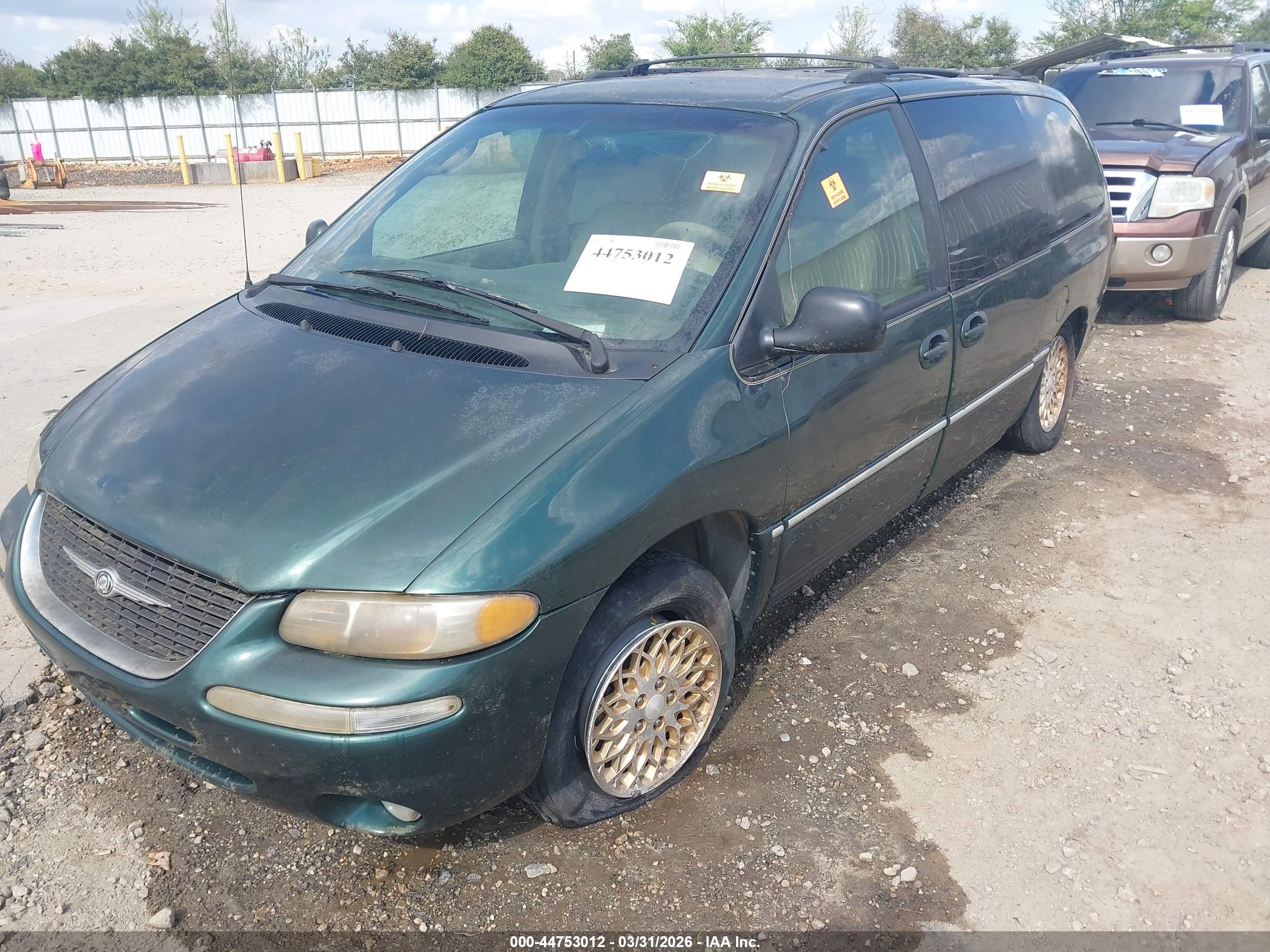 CHRYSLER TOWN image 6