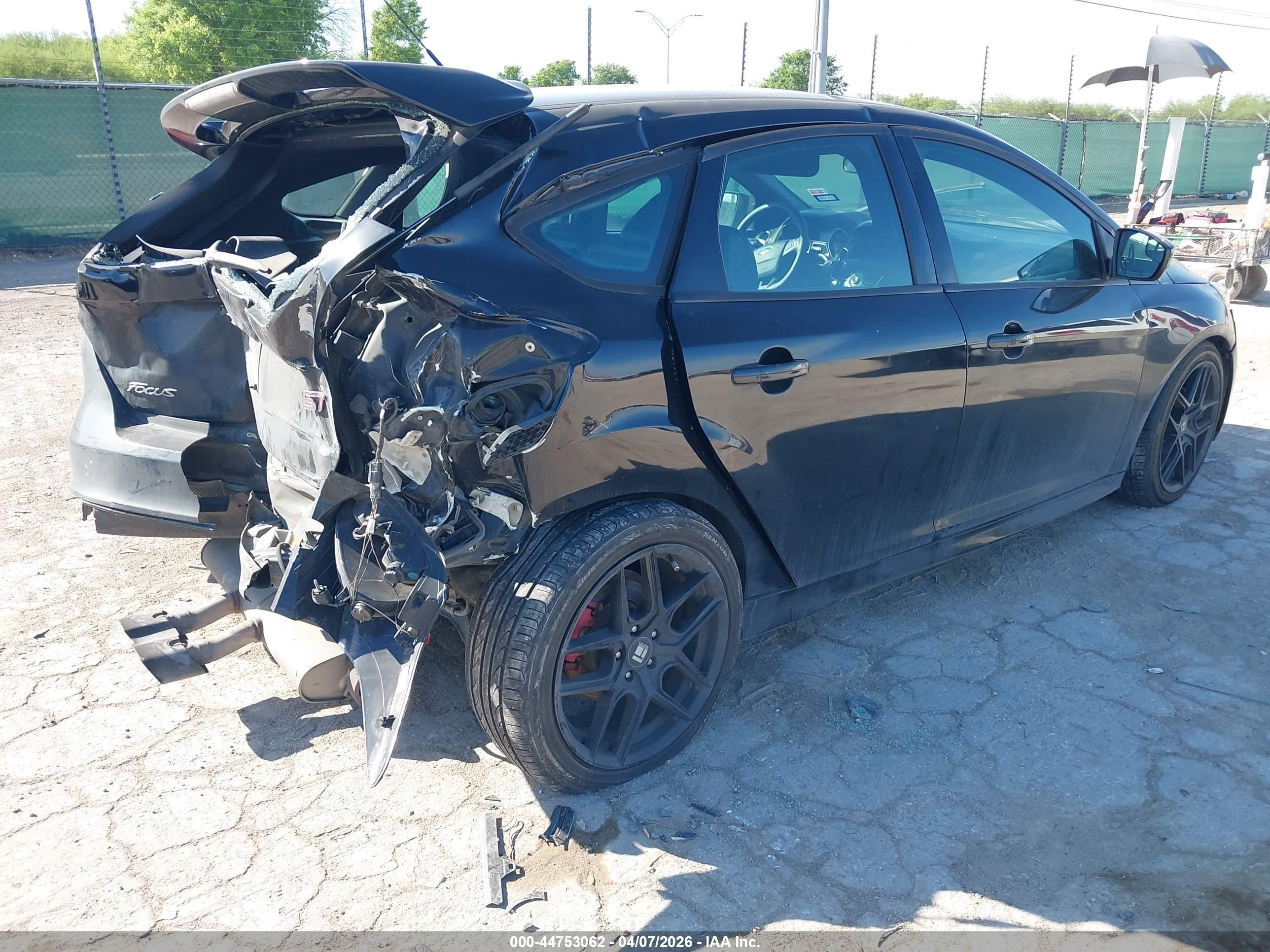 FORD FOCUS image 4
