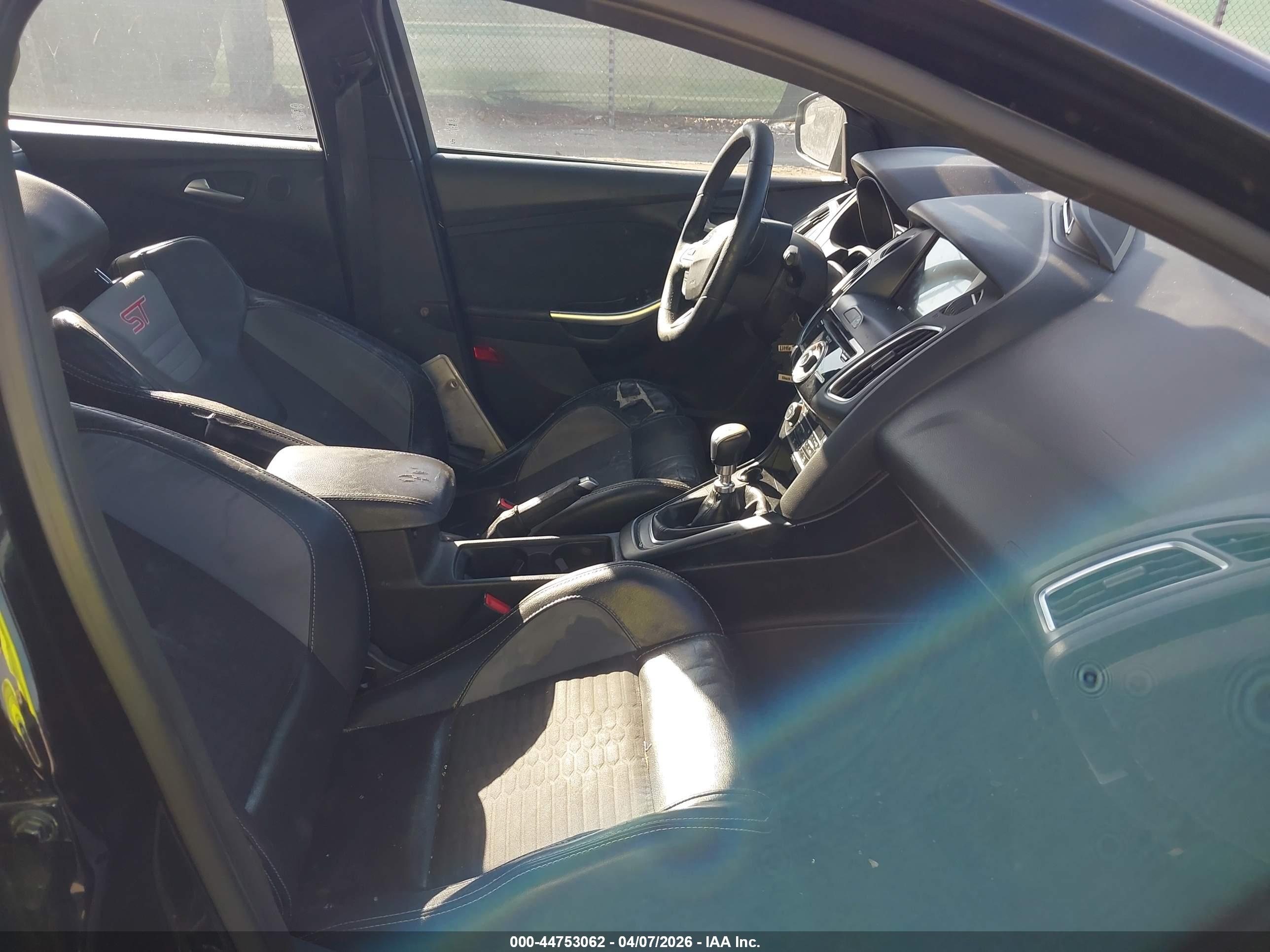 FORD FOCUS image 5