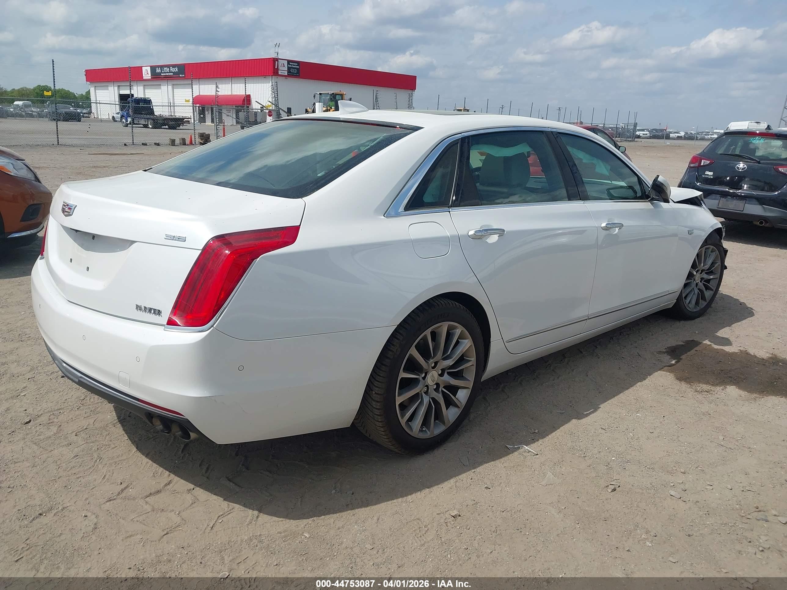 CADILLAC CT6 image 4