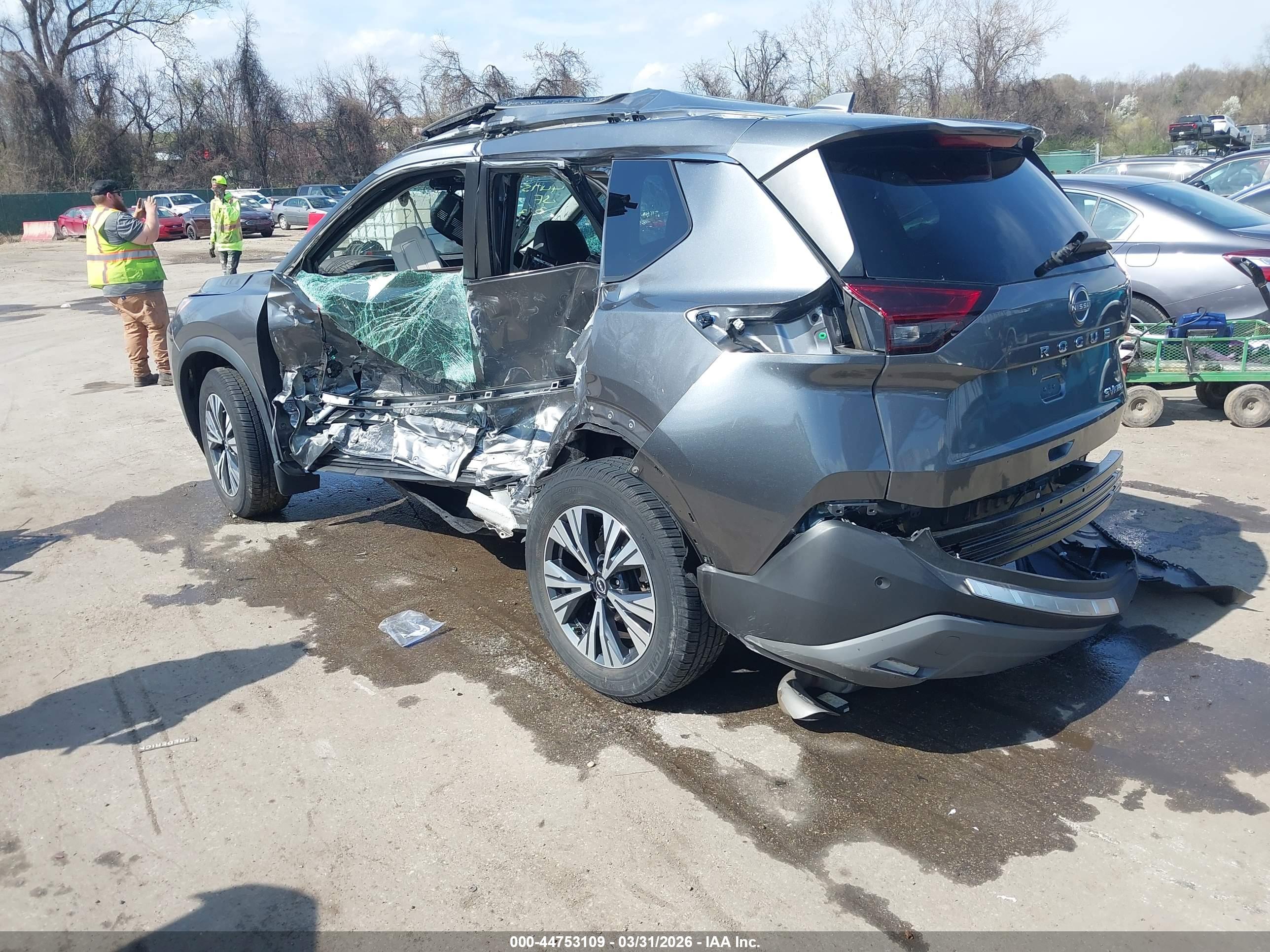 NISSAN ROGUE image 3