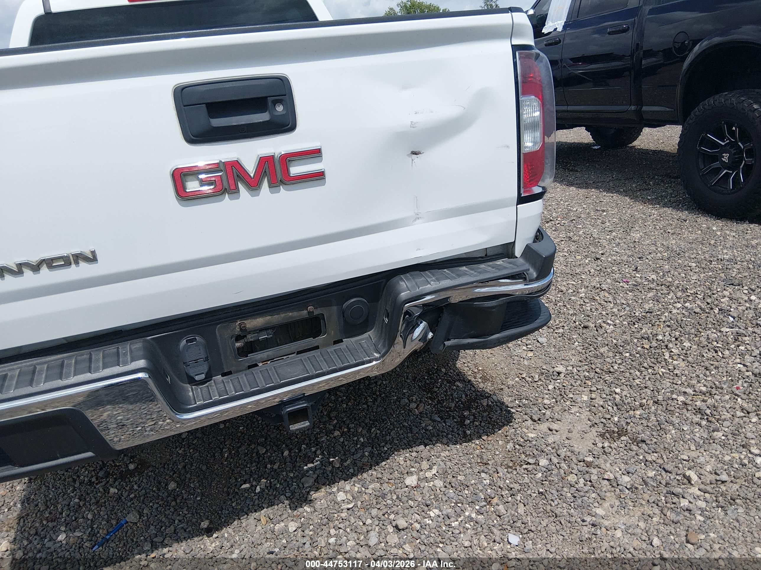 GMC CANYON image 6