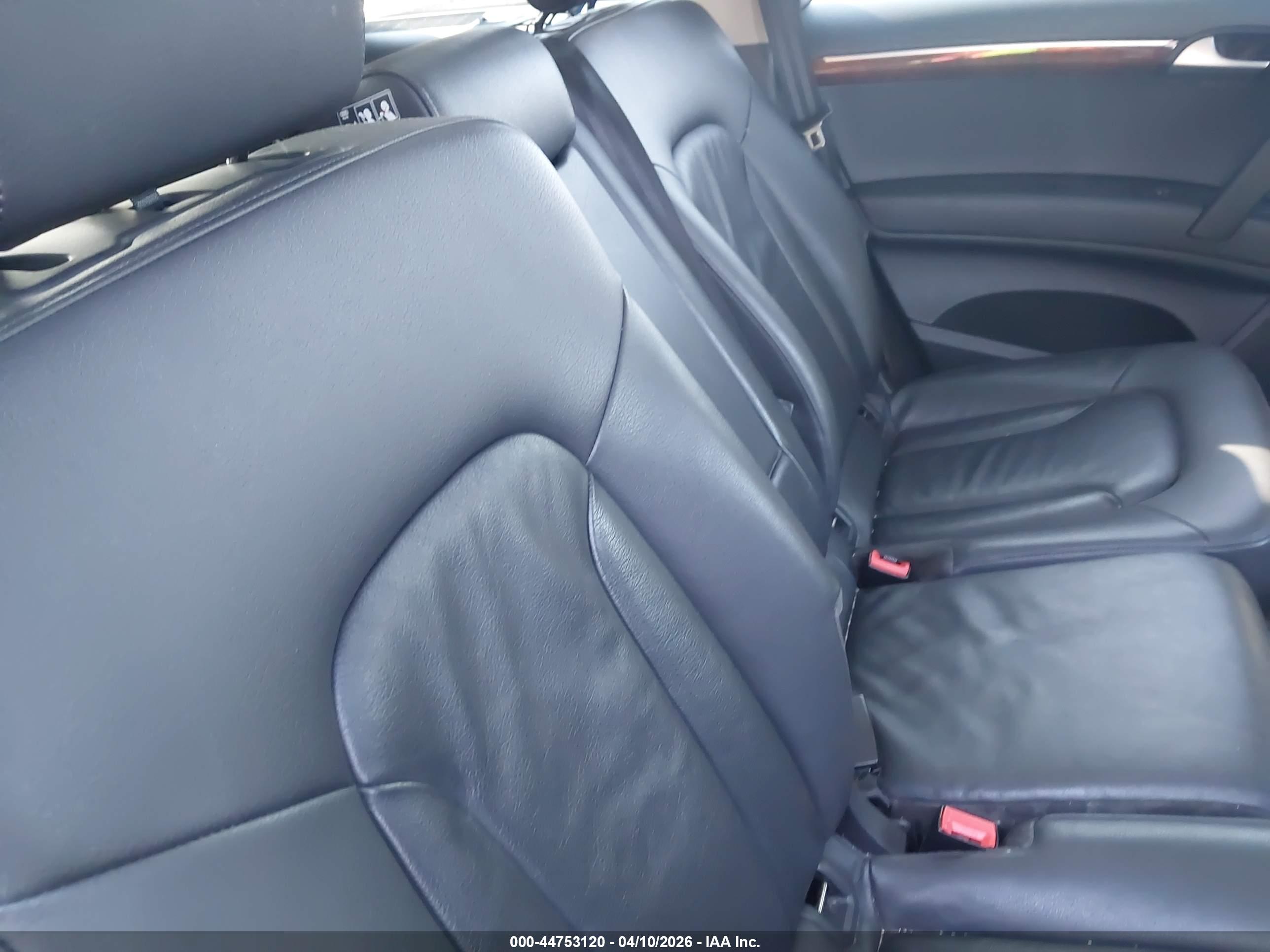 AUDI Q7 image 8