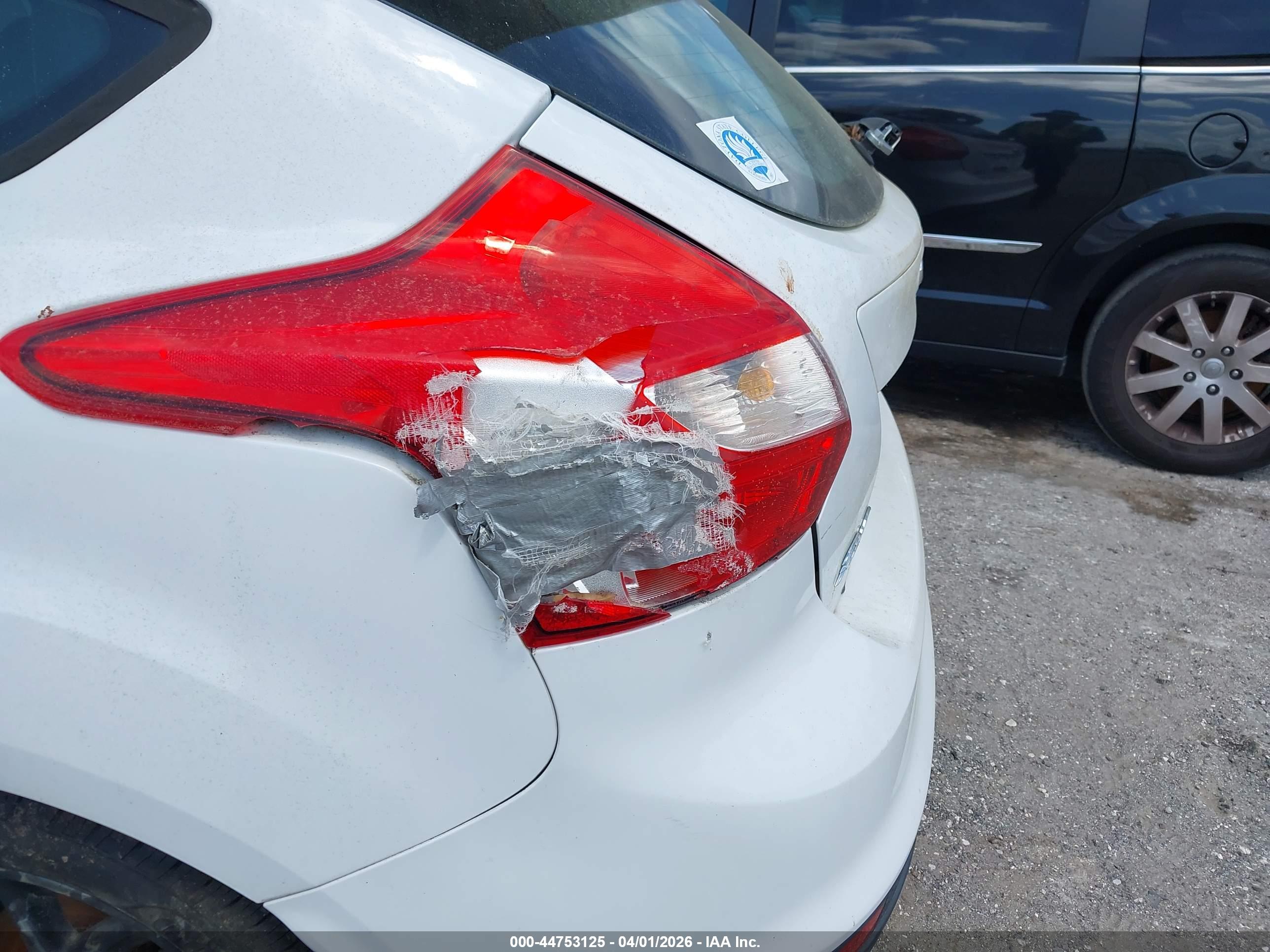 FORD FOCUS image 6