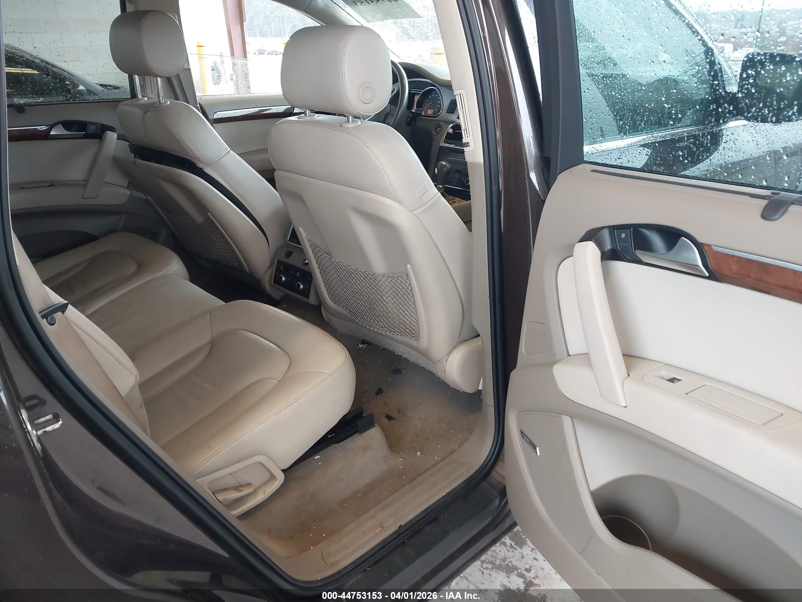 AUDI Q7 image 8