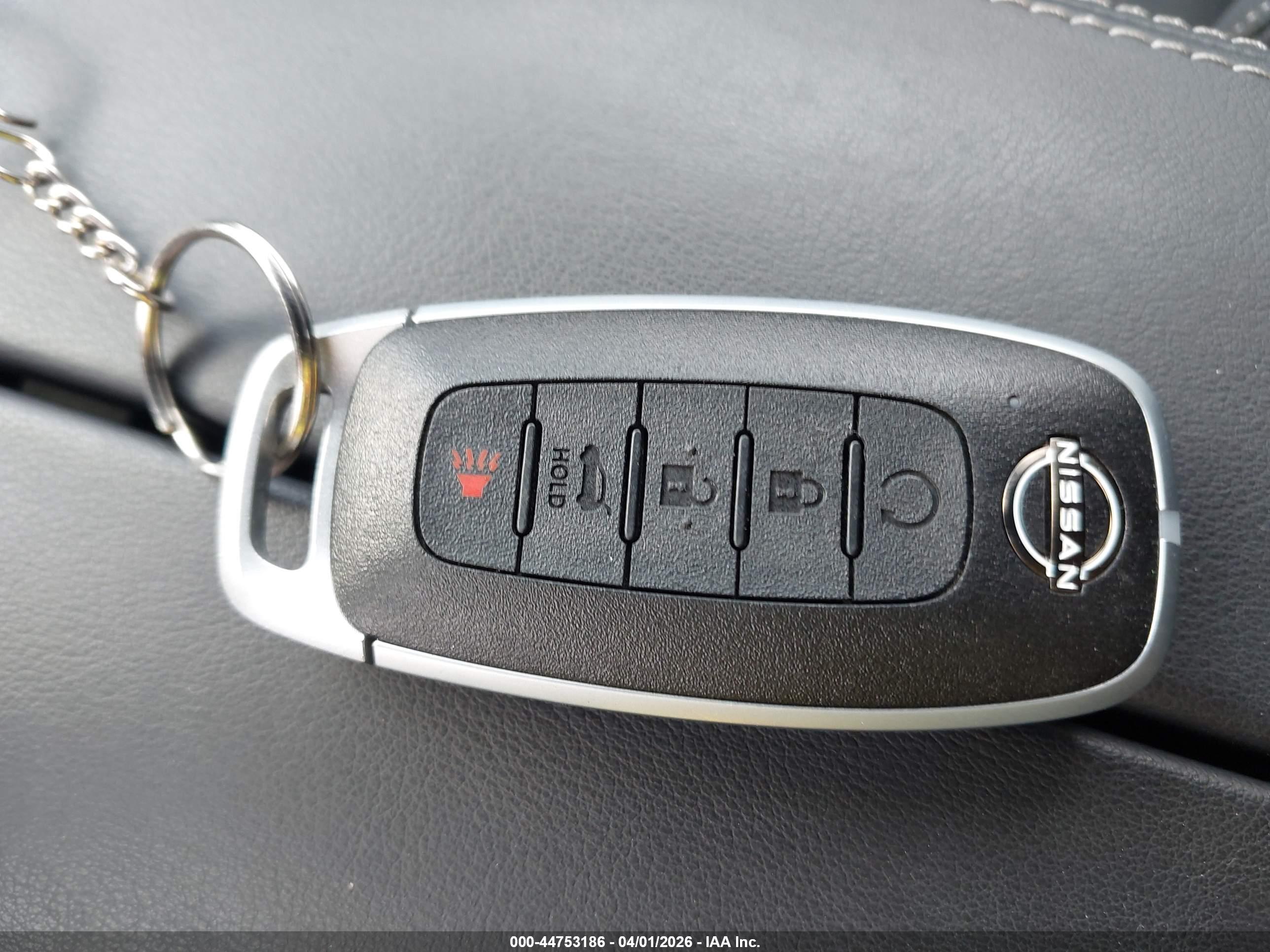 NISSAN ROGUE image 11