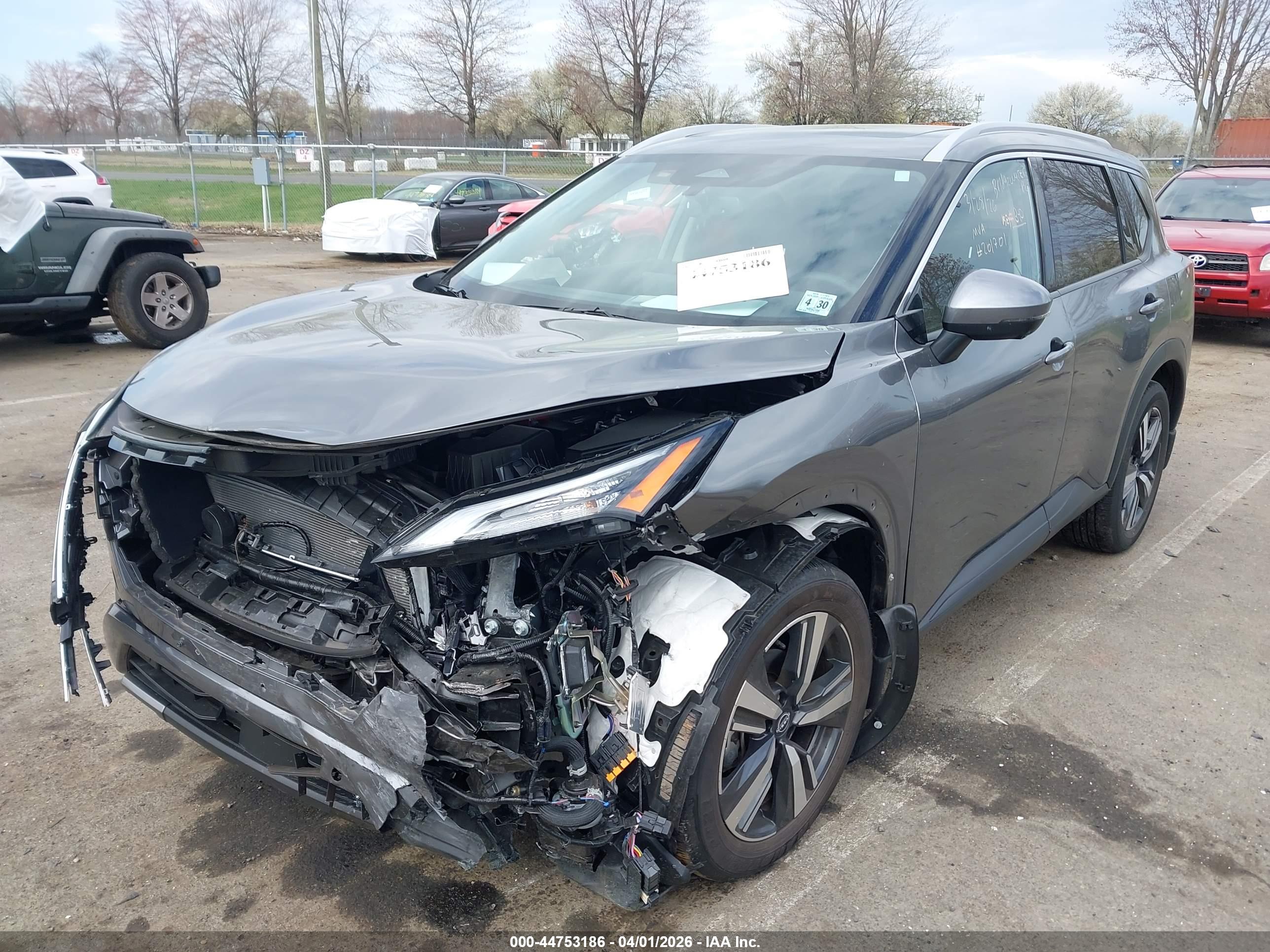 NISSAN ROGUE image 2