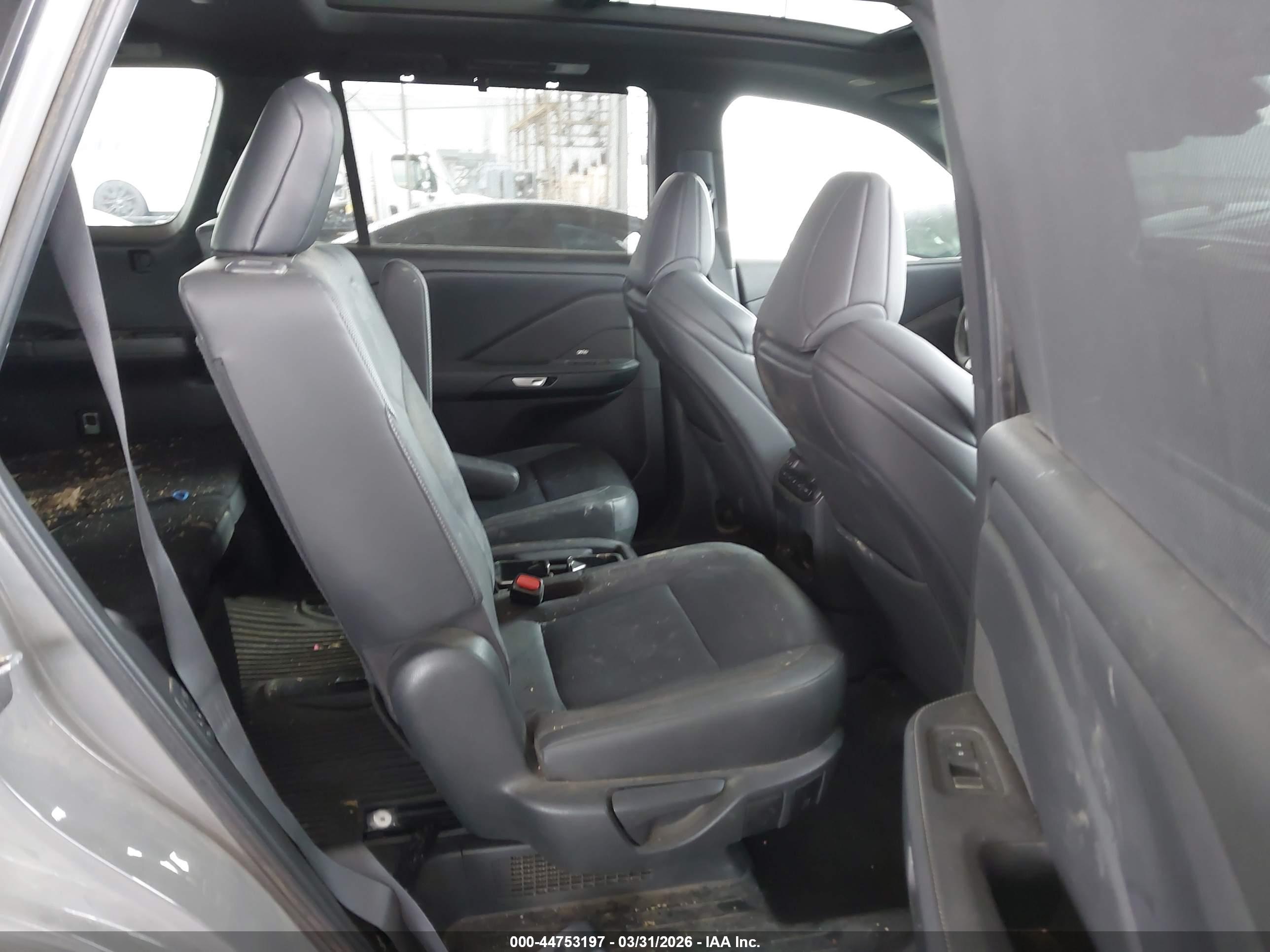 LEXUS TX image 8