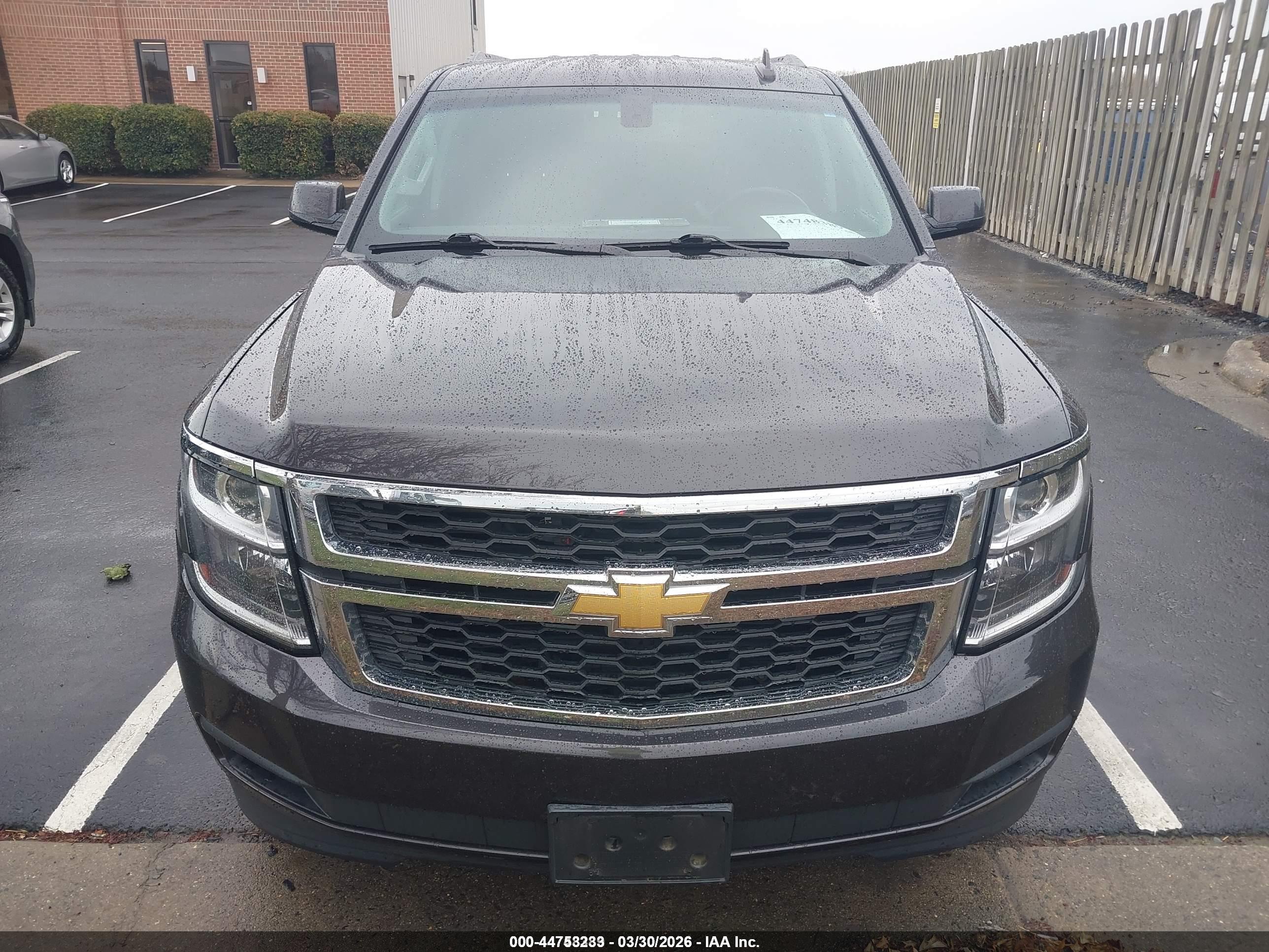 CHEVROLET SUBURBAN image 6
