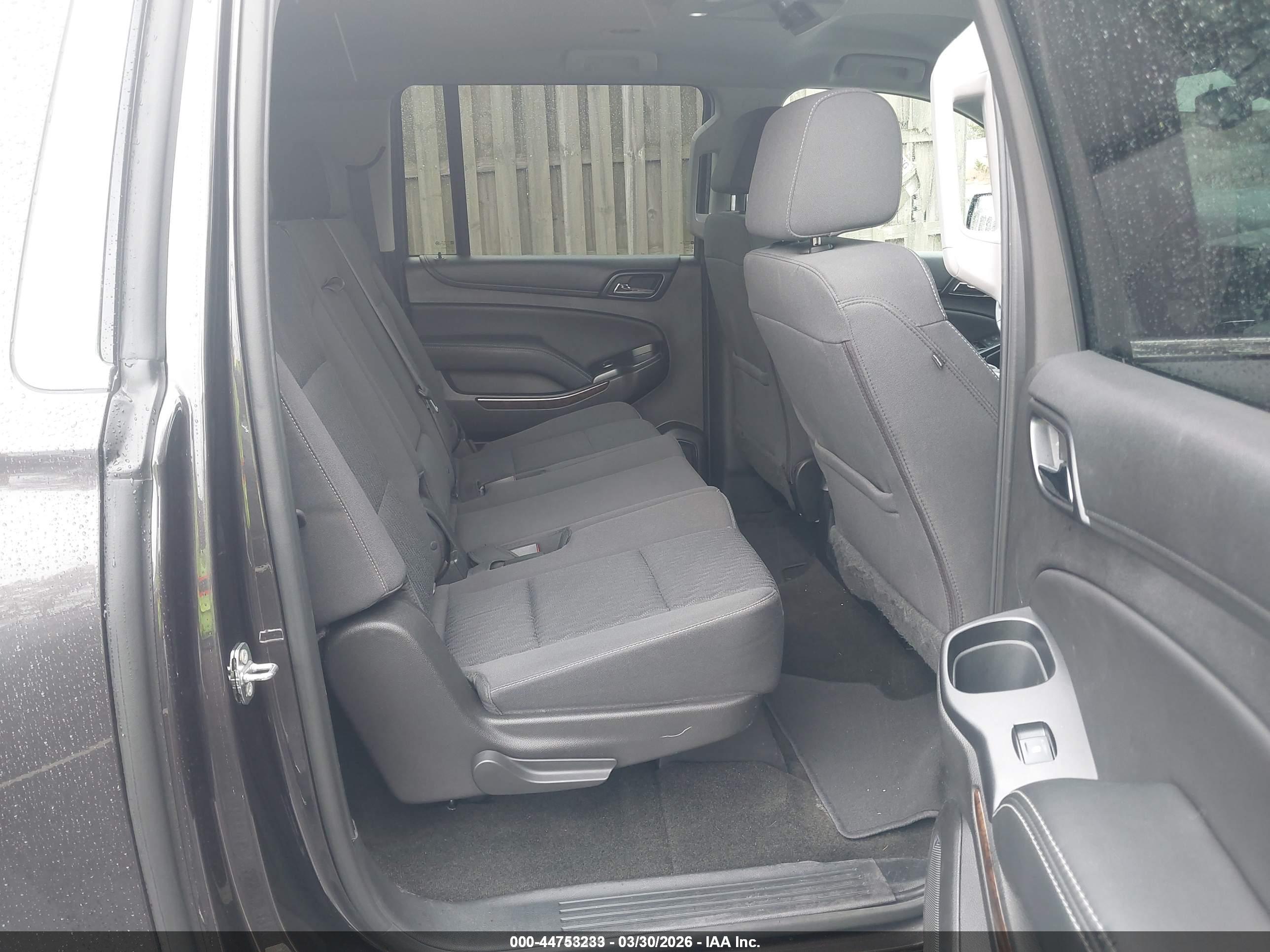 CHEVROLET SUBURBAN image 8